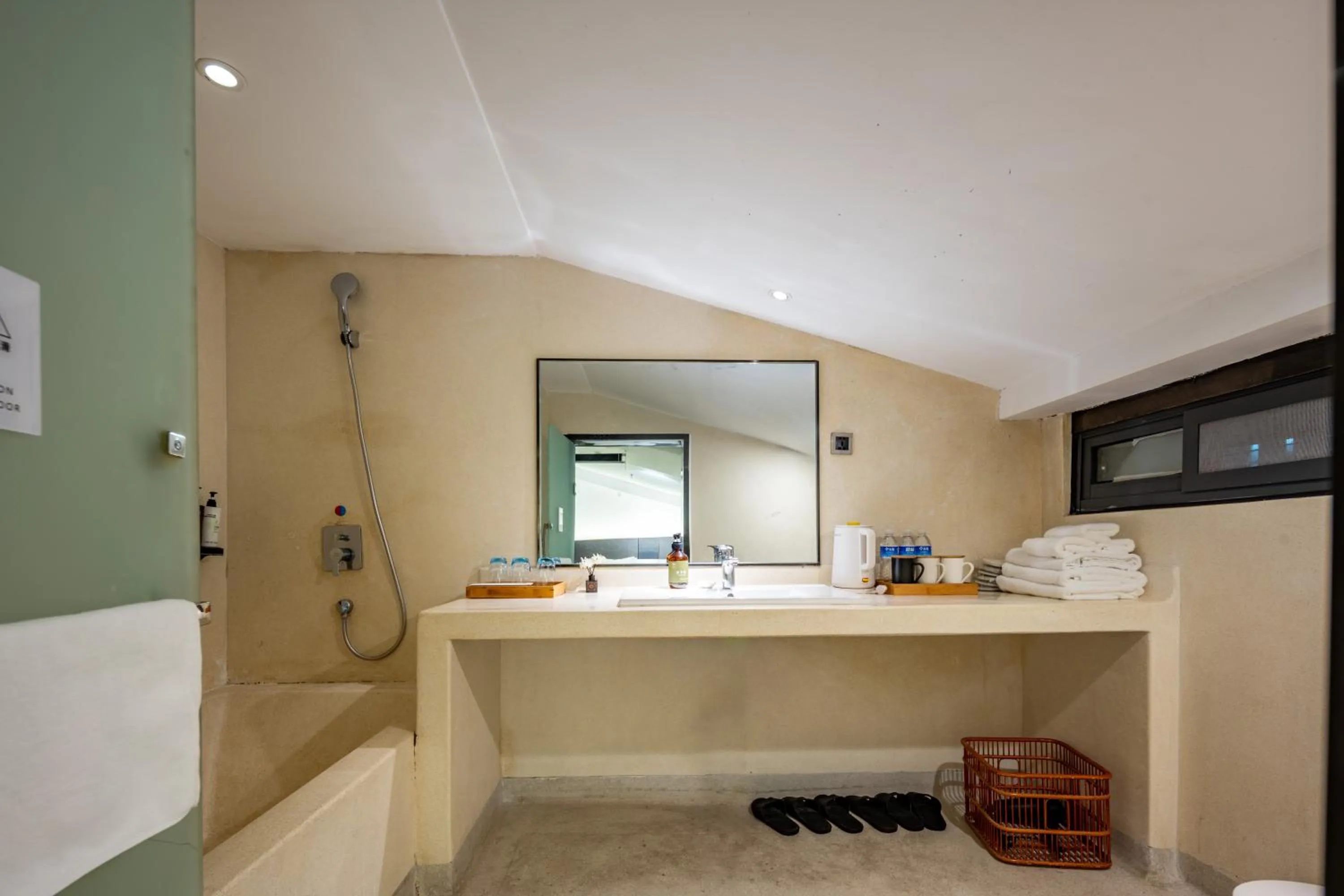 Trip Voicer Chengdu Wide and Narrow Alley