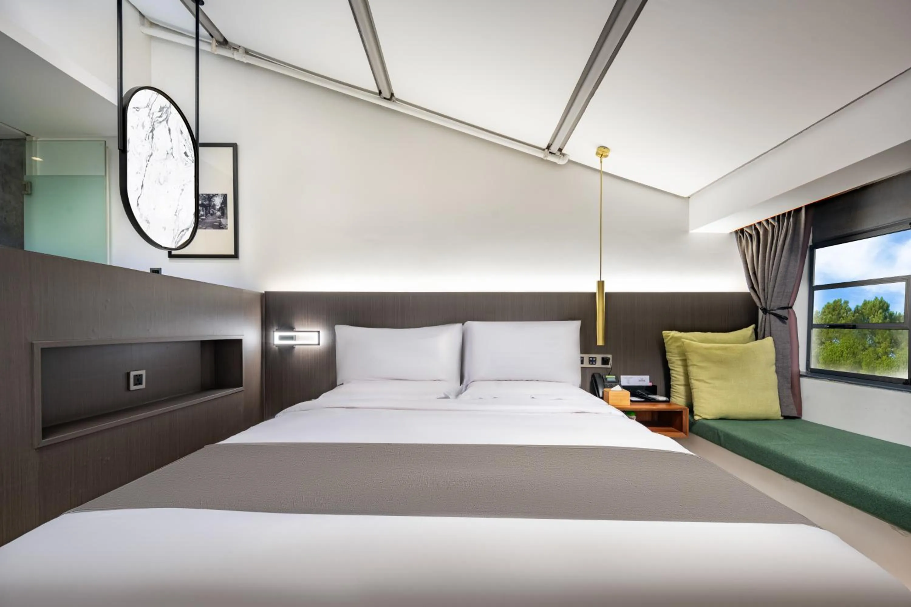 Bed in Trip Voicer Chengdu Wide and Narrow Alley