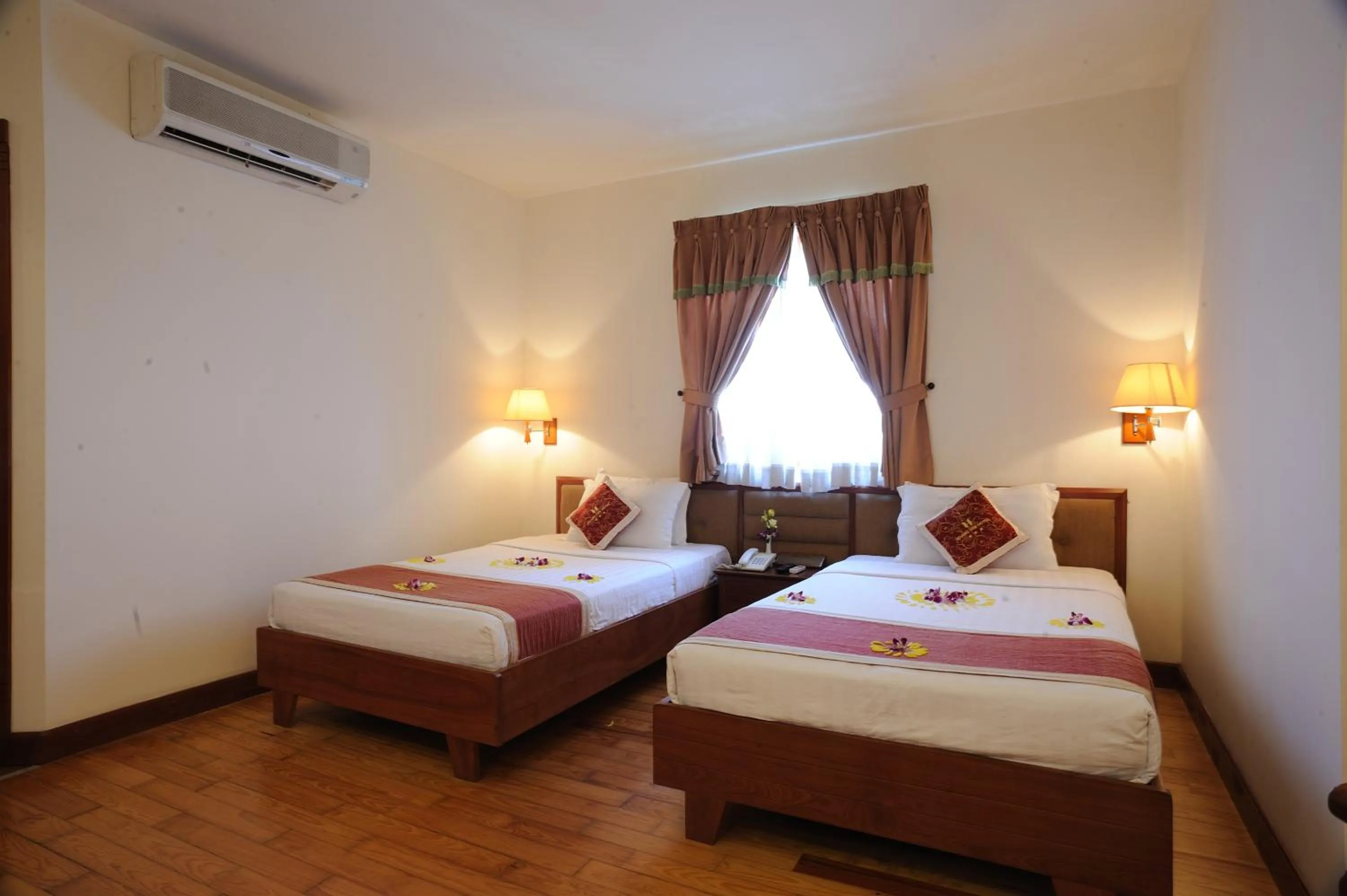 Photo of the whole room, Bed in Hoang Yen 2 Hotel