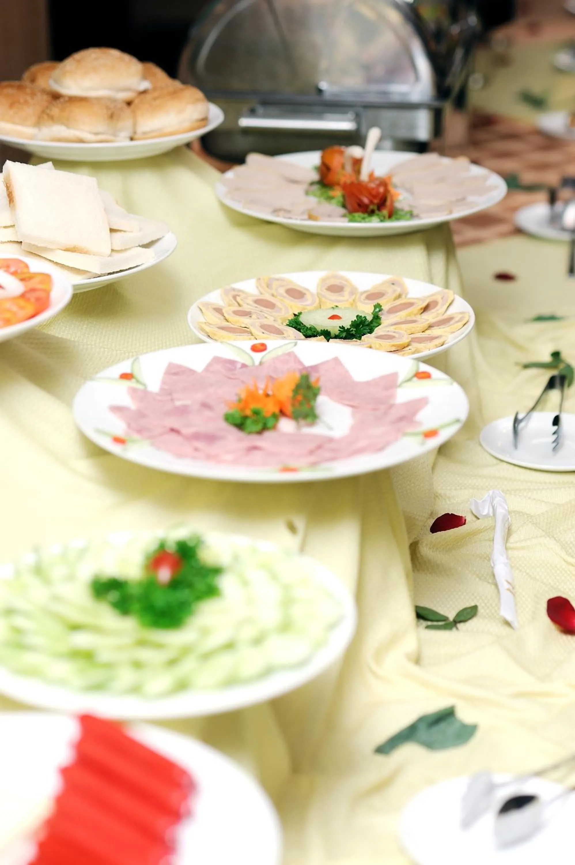 Restaurant/places to eat in Hoang Yen 2 Hotel