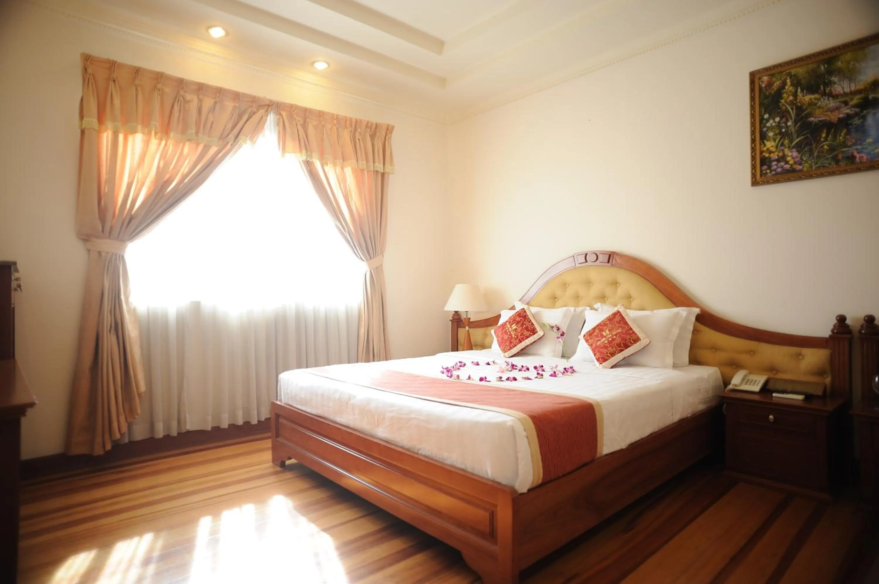 Photo of the whole room, Bed in Hoang Yen 2 Hotel