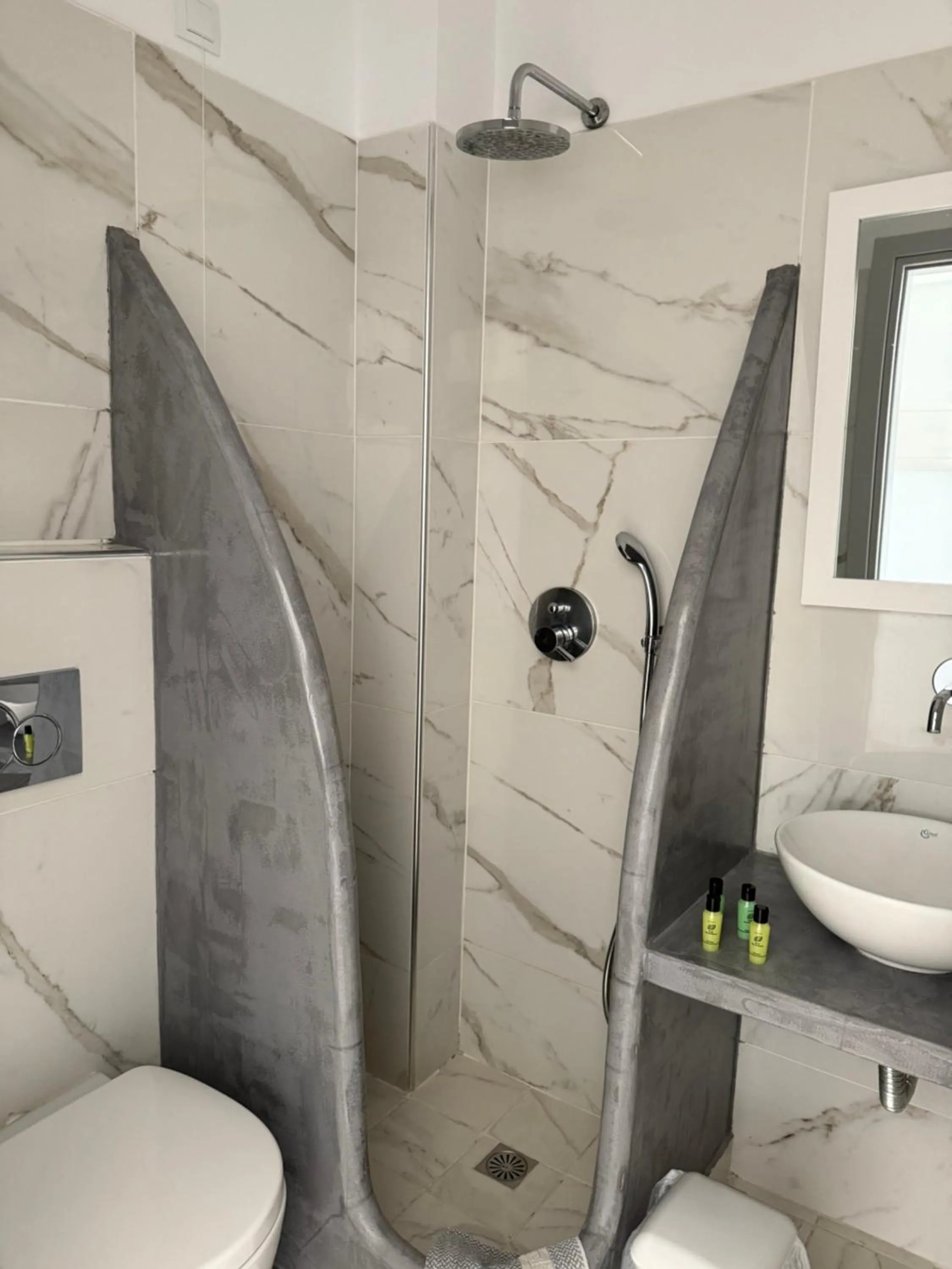 Shower in Hotel Hellas