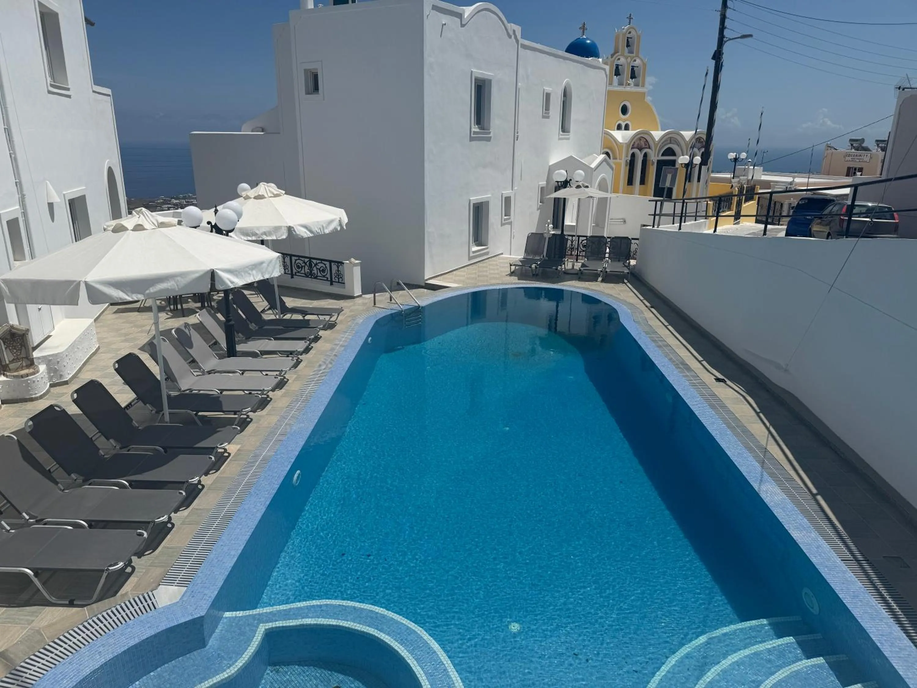 Property building in Hotel Hellas