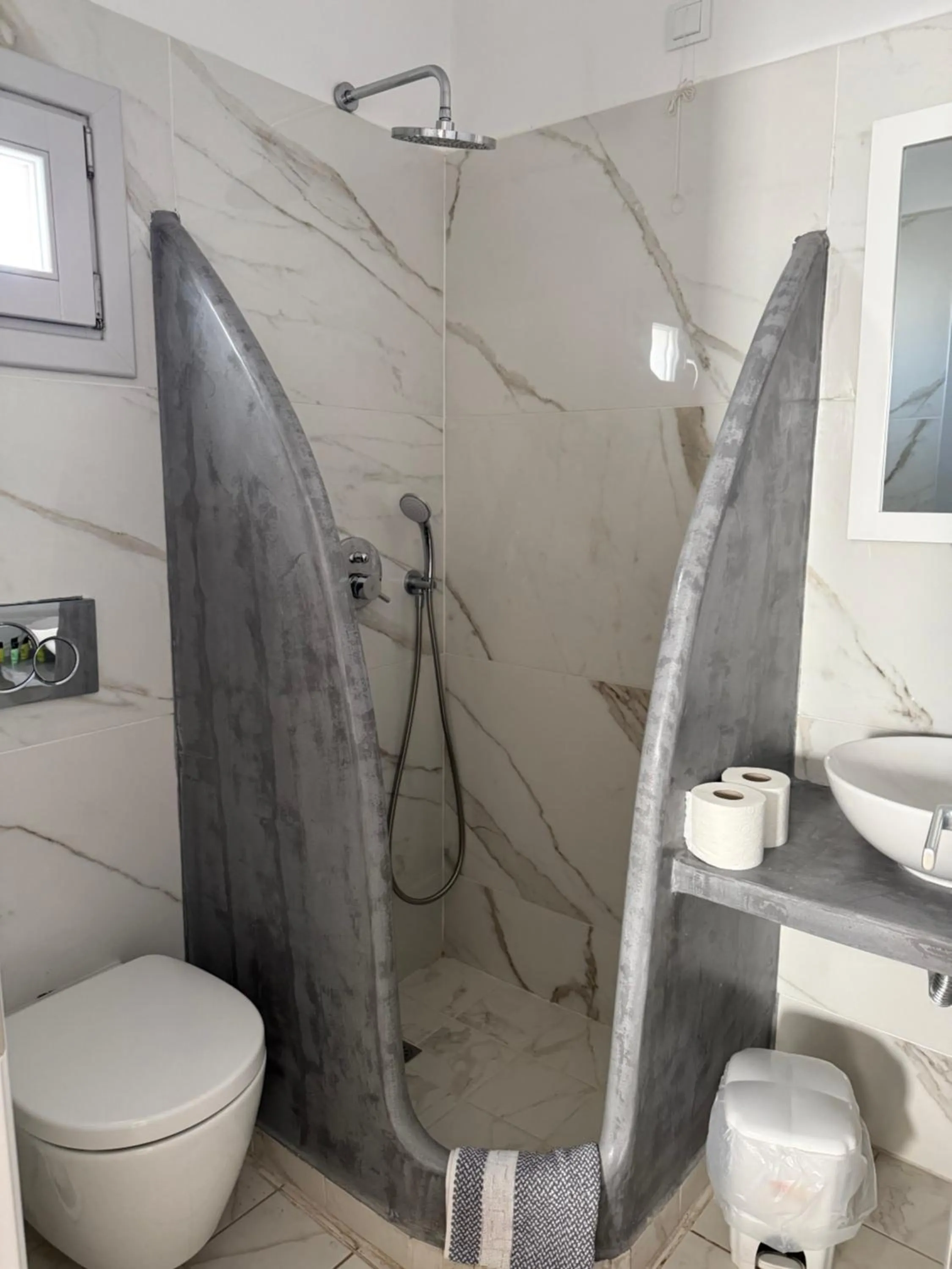 Shower in Hotel Hellas