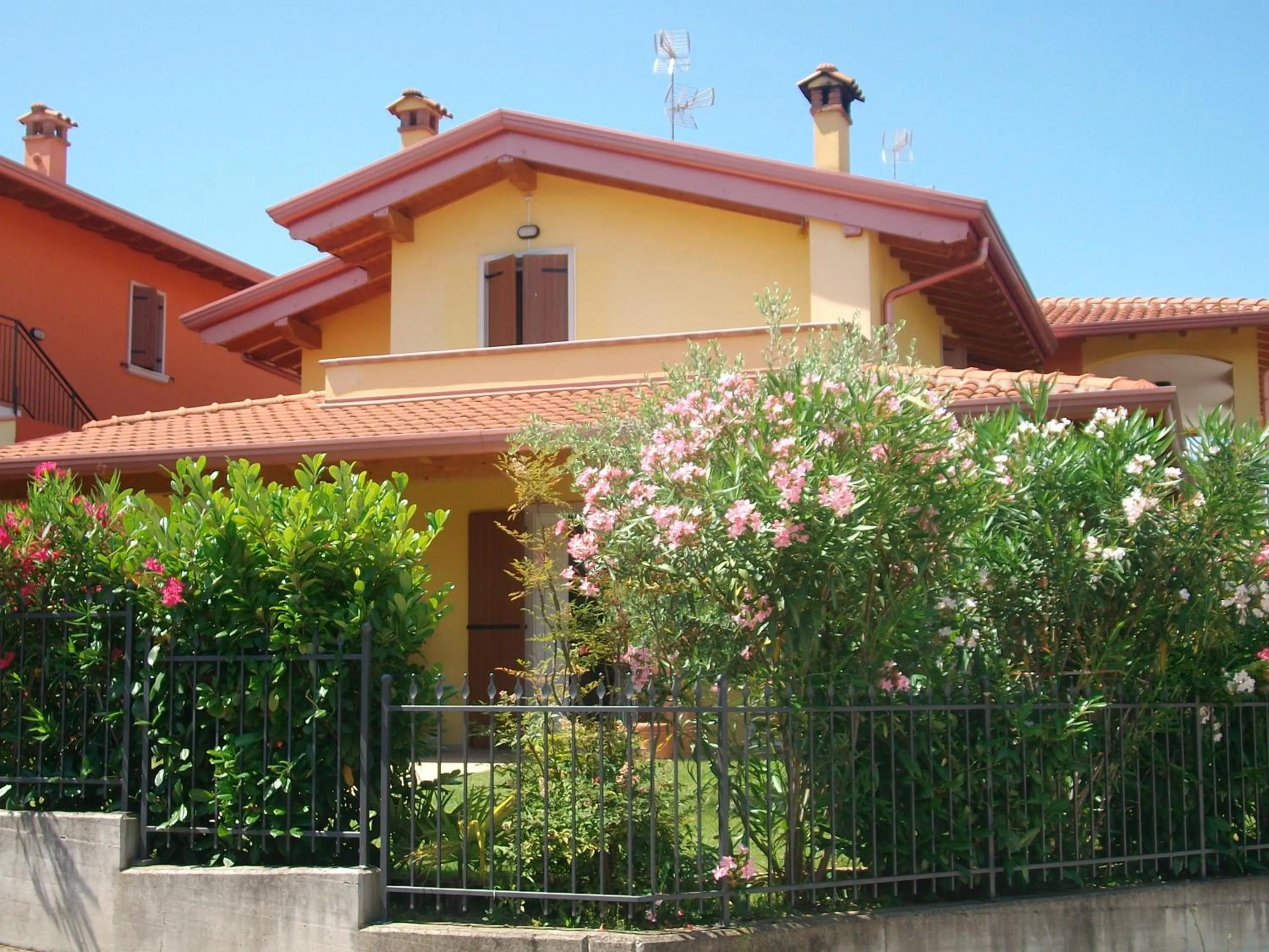 Facade/entrance in Giulietta e Romeo