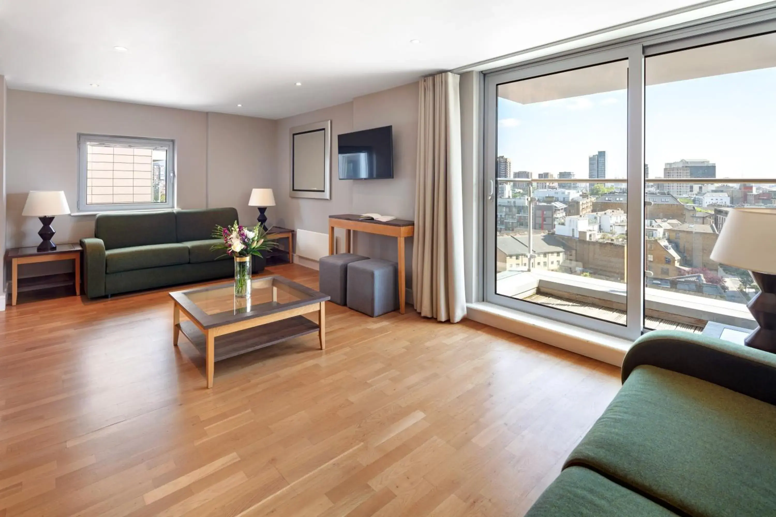 Two-Bedroom Family Apartment in Marlin Aldgate Tower Bridge Two-Bedroom Family Apartment in Marlin Aldgate Tower Bridge