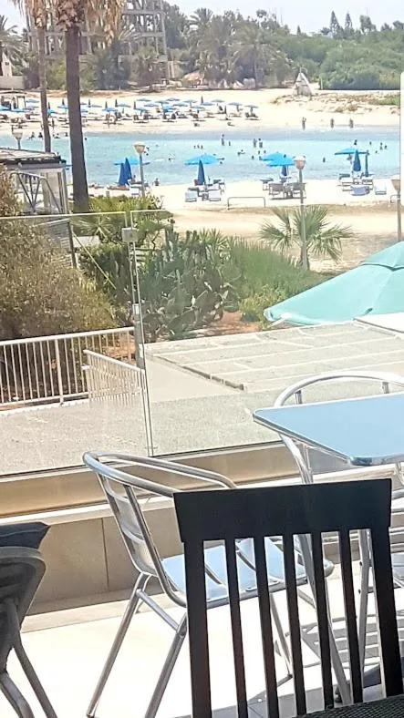 Christopher's Sandy Beach Suites