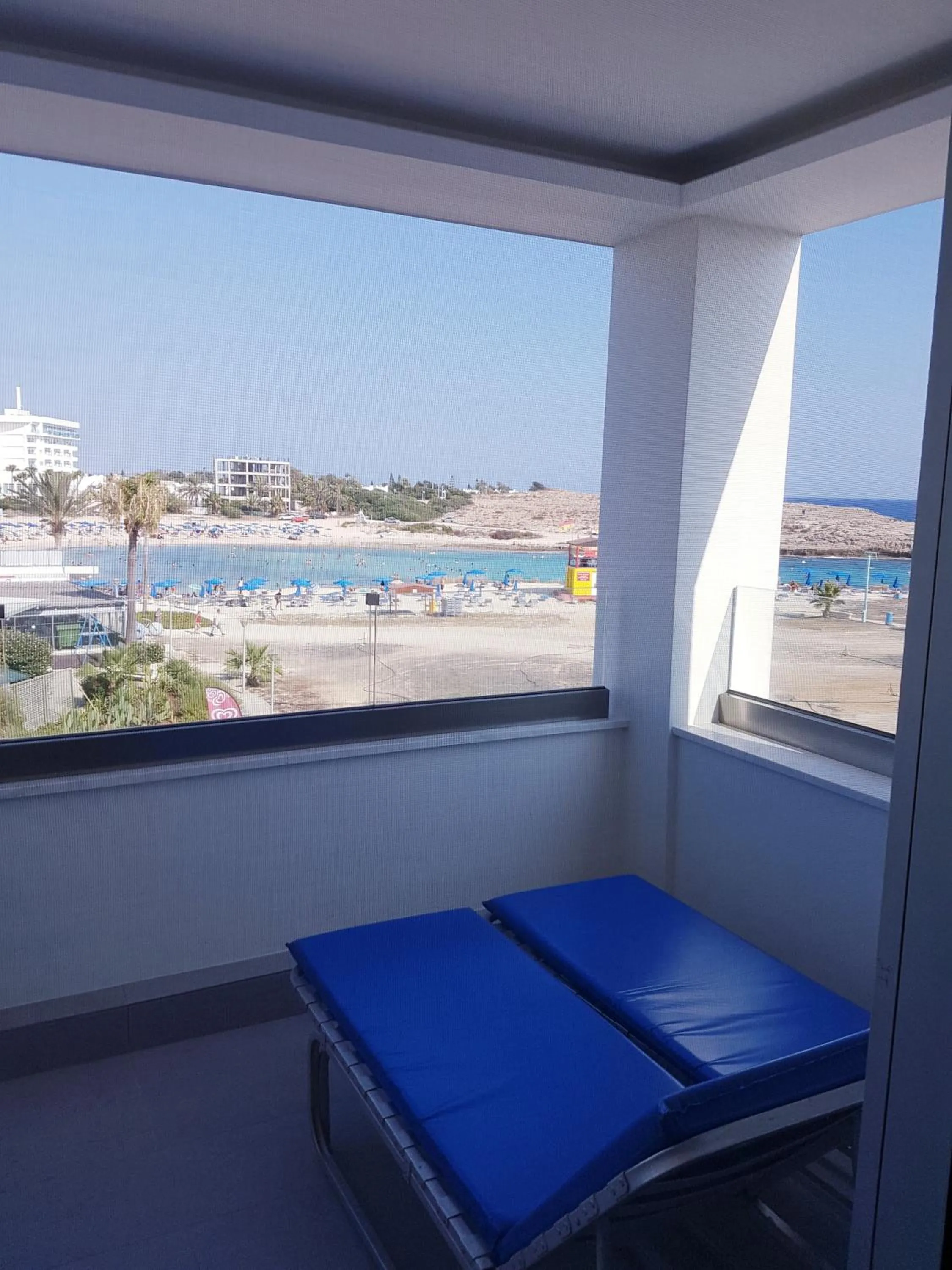 Christopher's Sandy Beach Suites