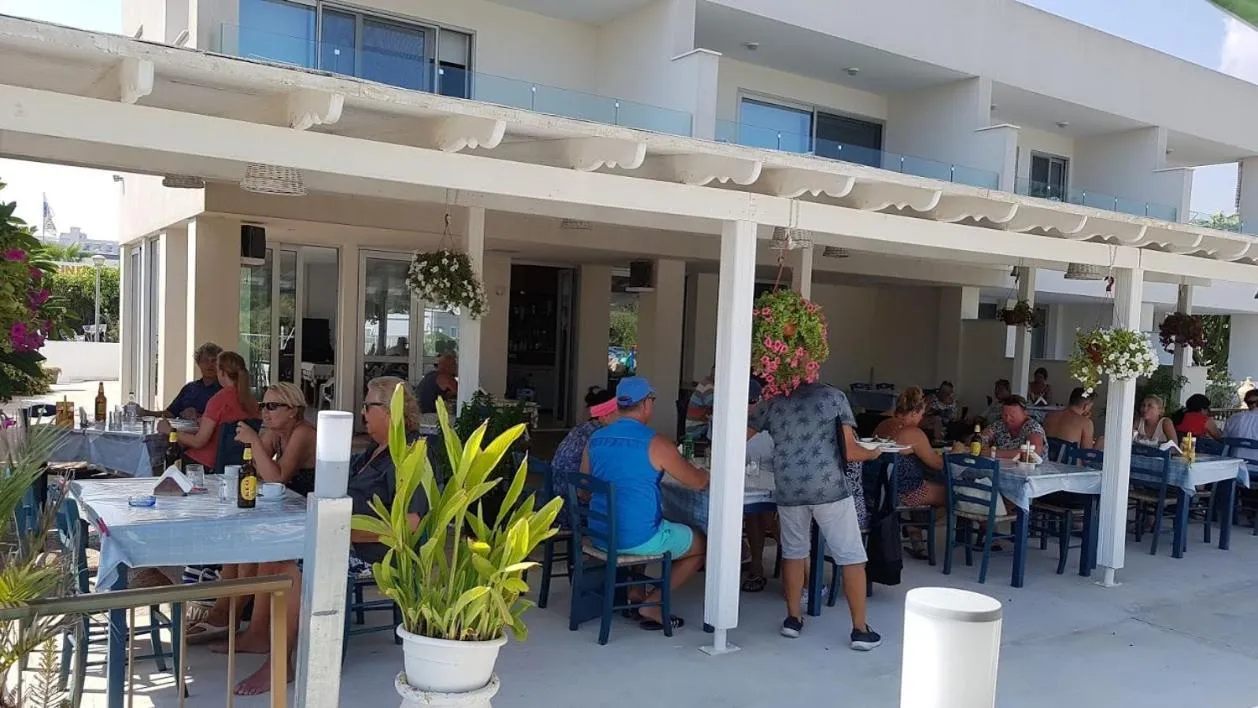 Christopher's Sandy Beach Suites