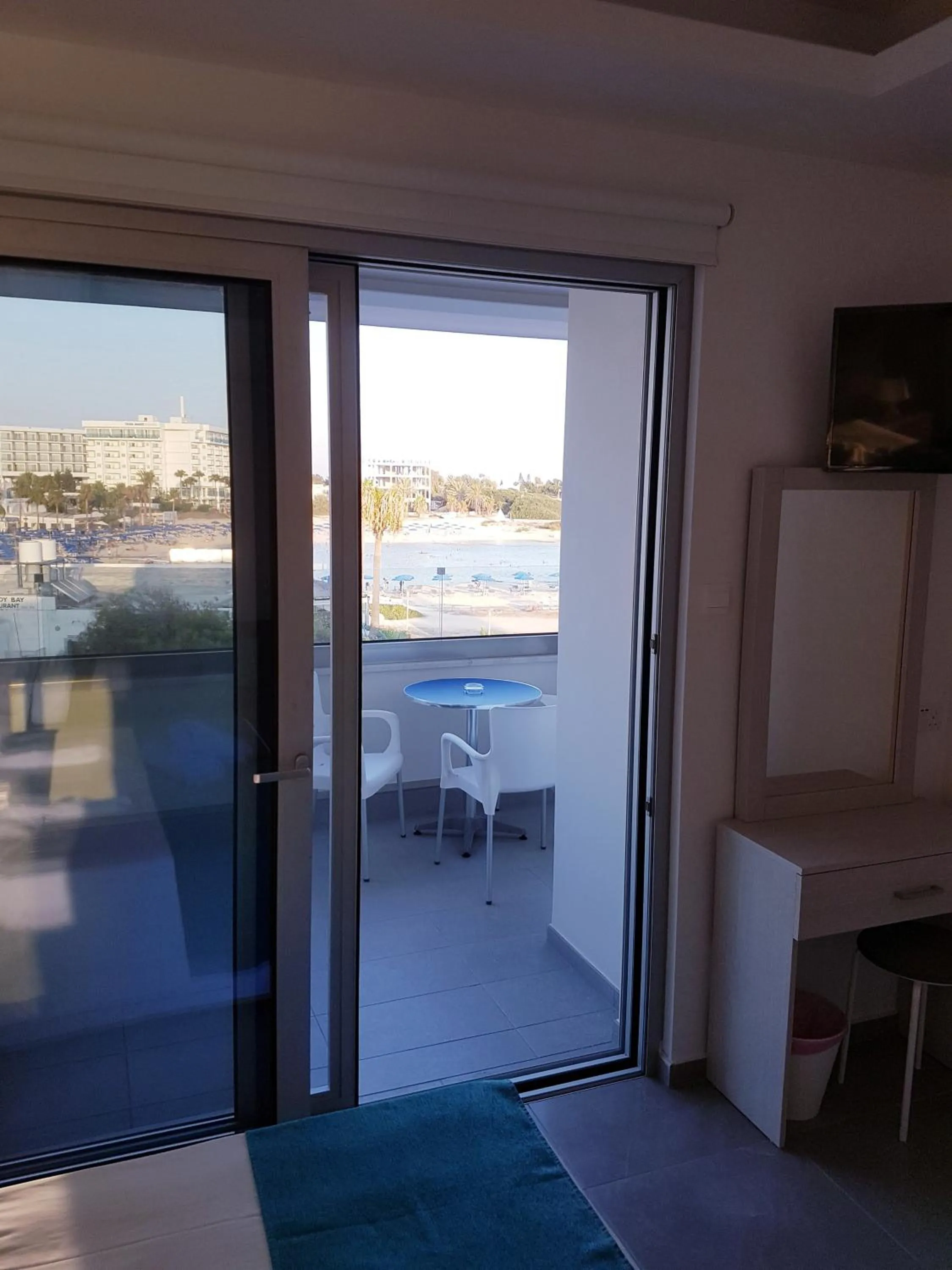 Christopher's Sandy Beach Suites