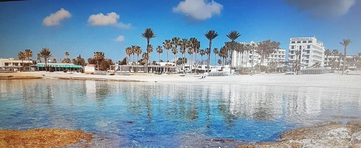 Christopher's Sandy Beach Suites