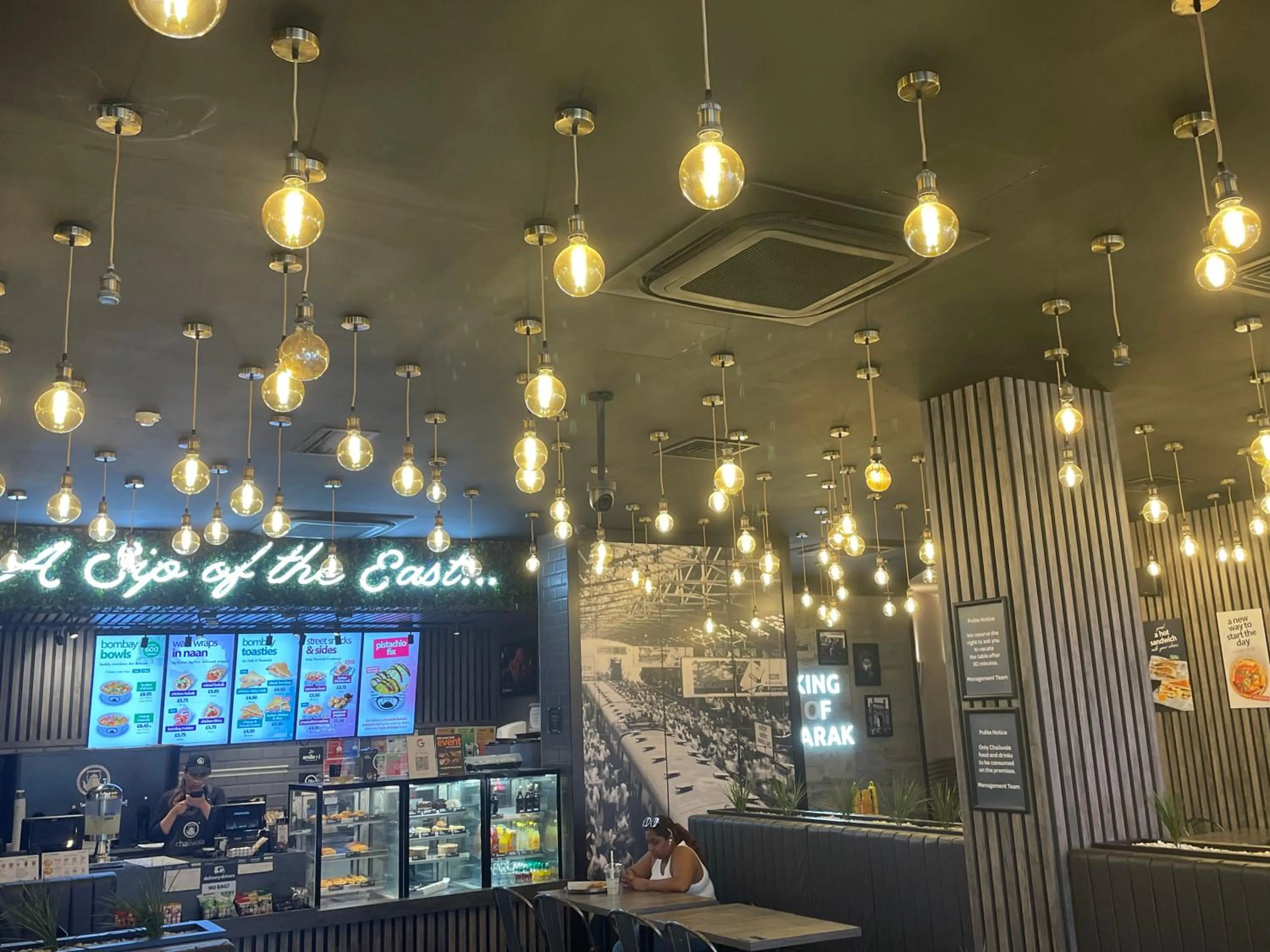 Restaurant/places to eat in Maitrise Hotel Maida Vale - London