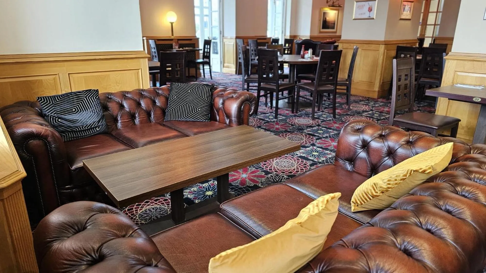 Lounge or bar in The Royal Hotel
