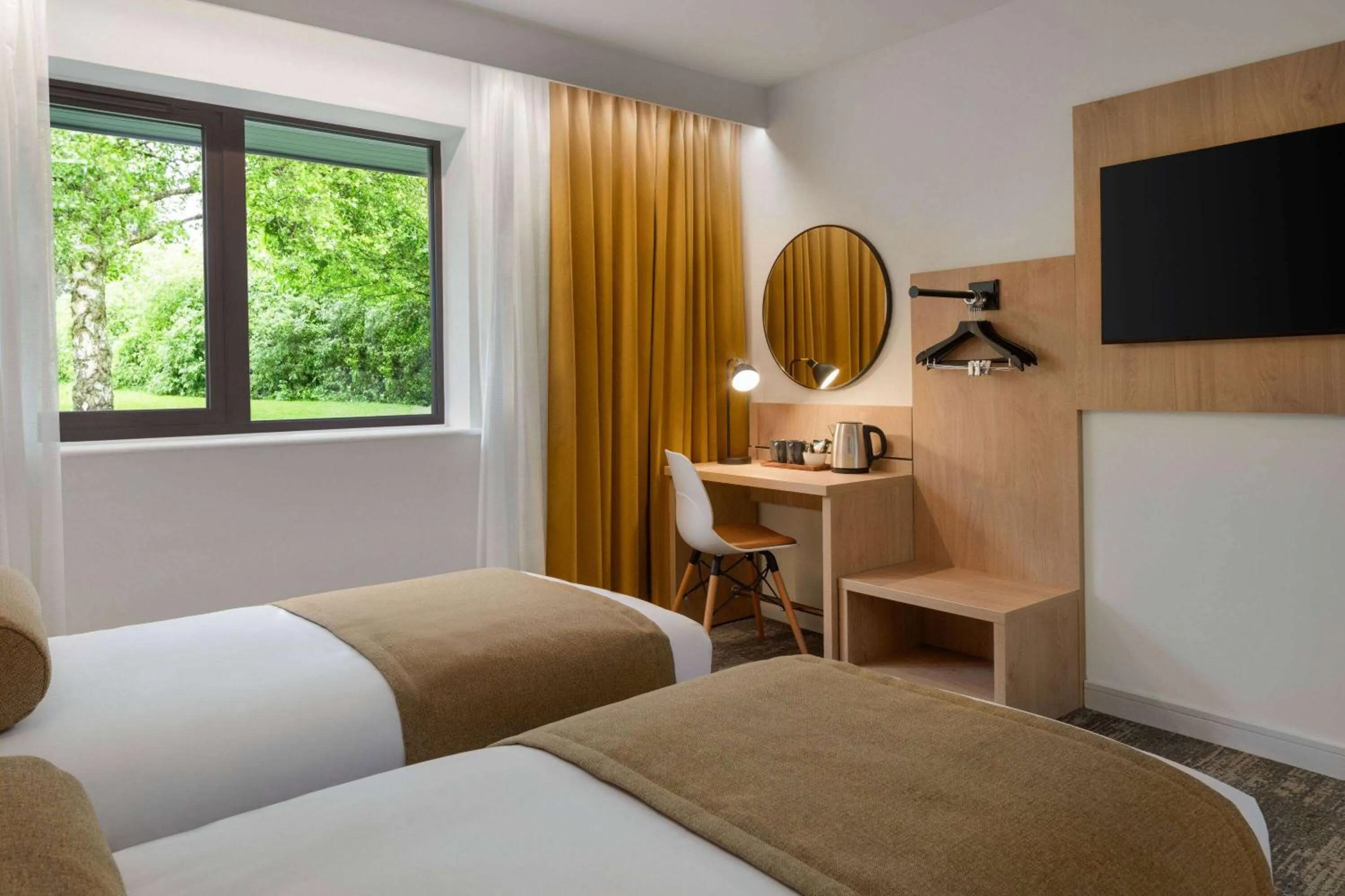 Photo of the whole room, Bed in Super 8 by Wyndham Durham