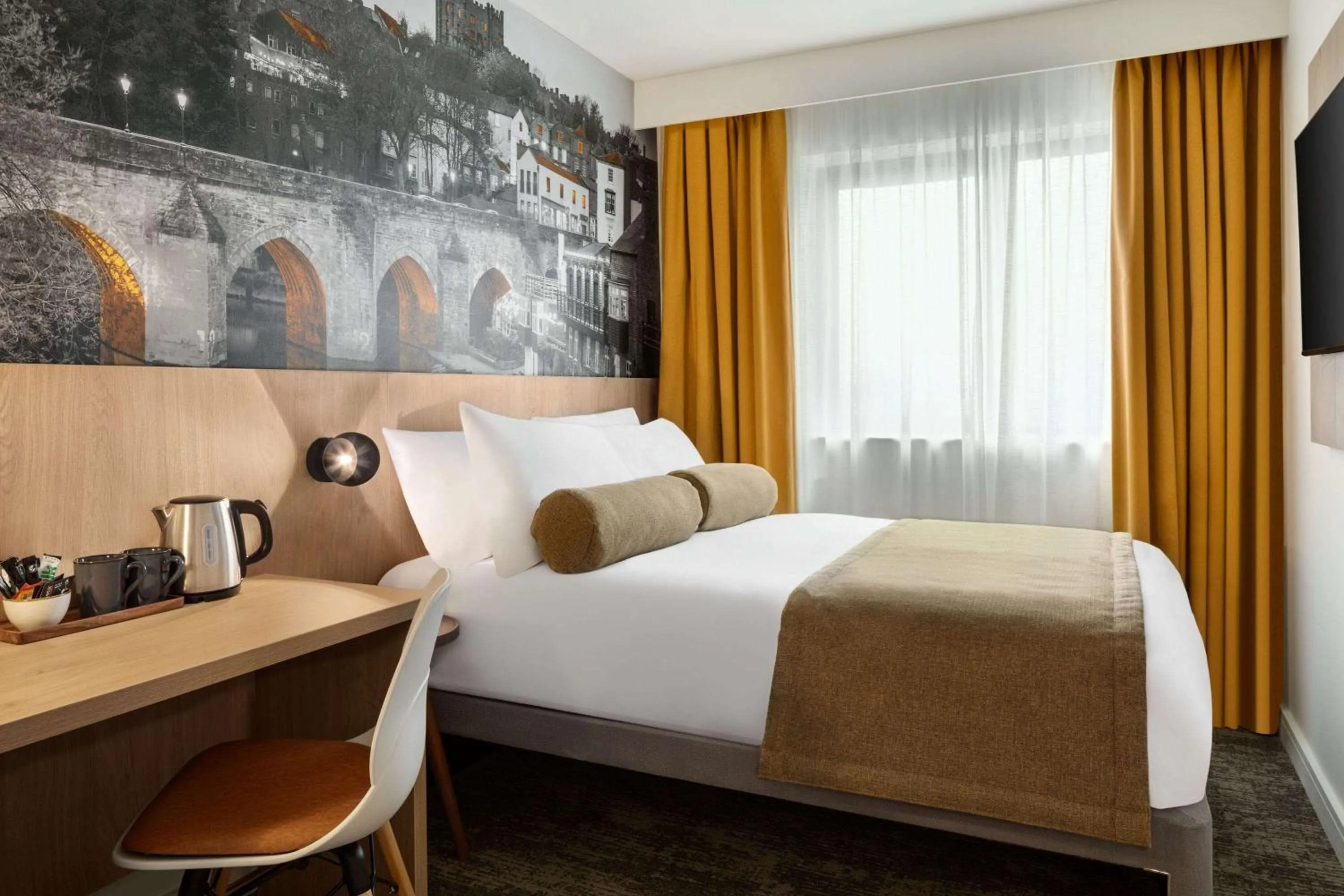 Photo of the whole room, Bed in Super 8 by Wyndham Durham