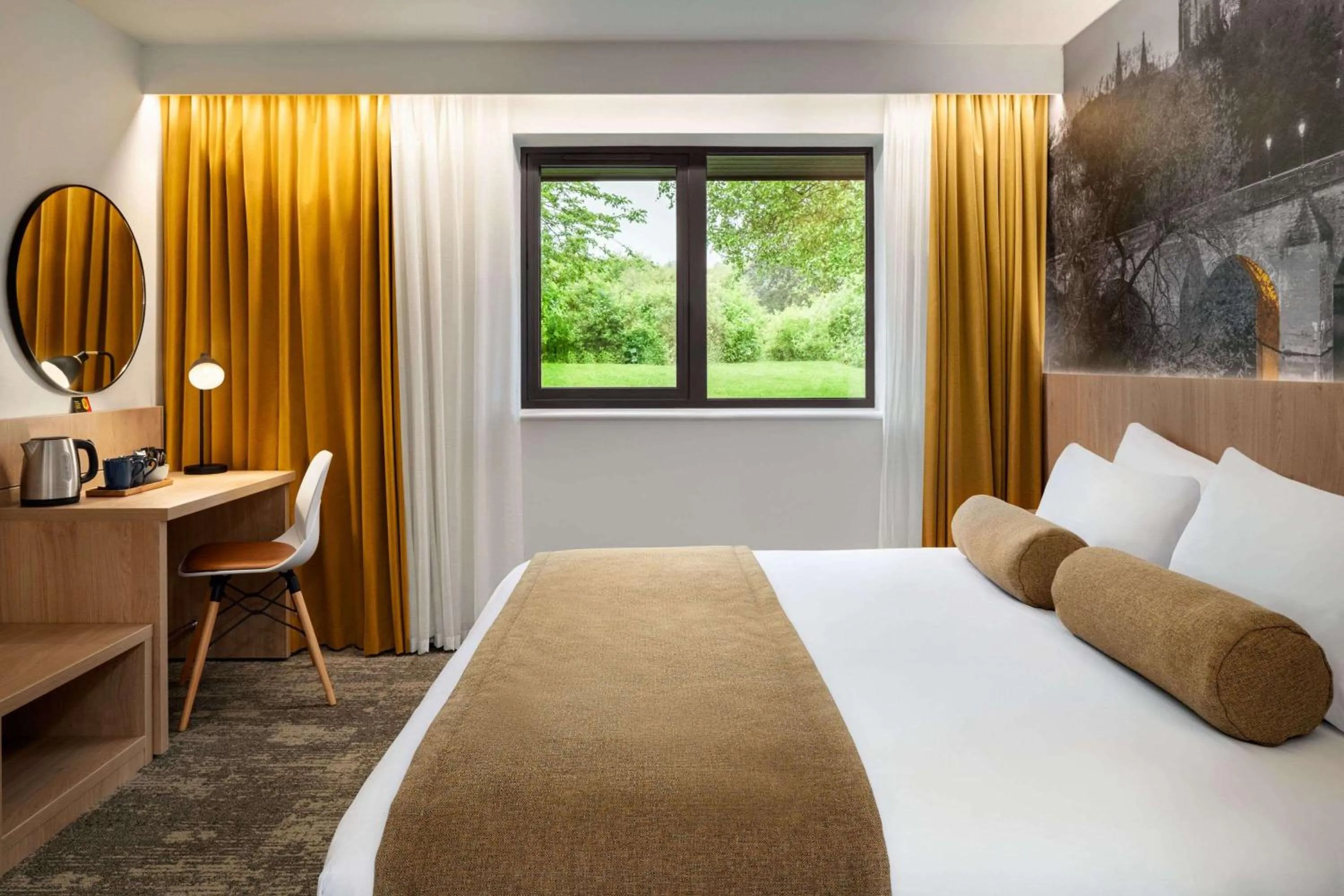 Photo of the whole room, Bed in Super 8 by Wyndham Durham