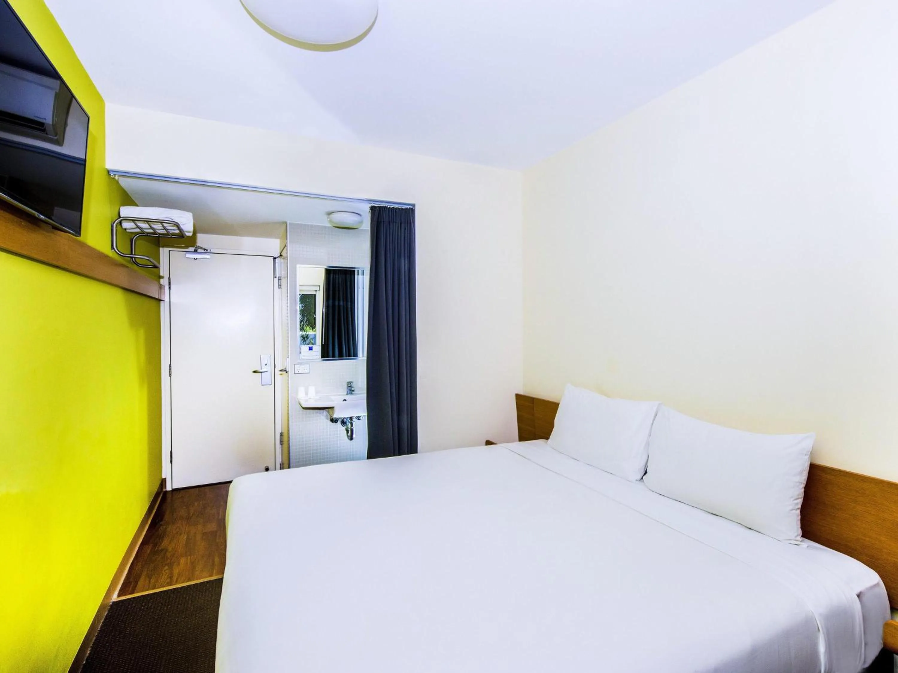 Bedroom, Bed in ibis Budget Sydney Olympic Park