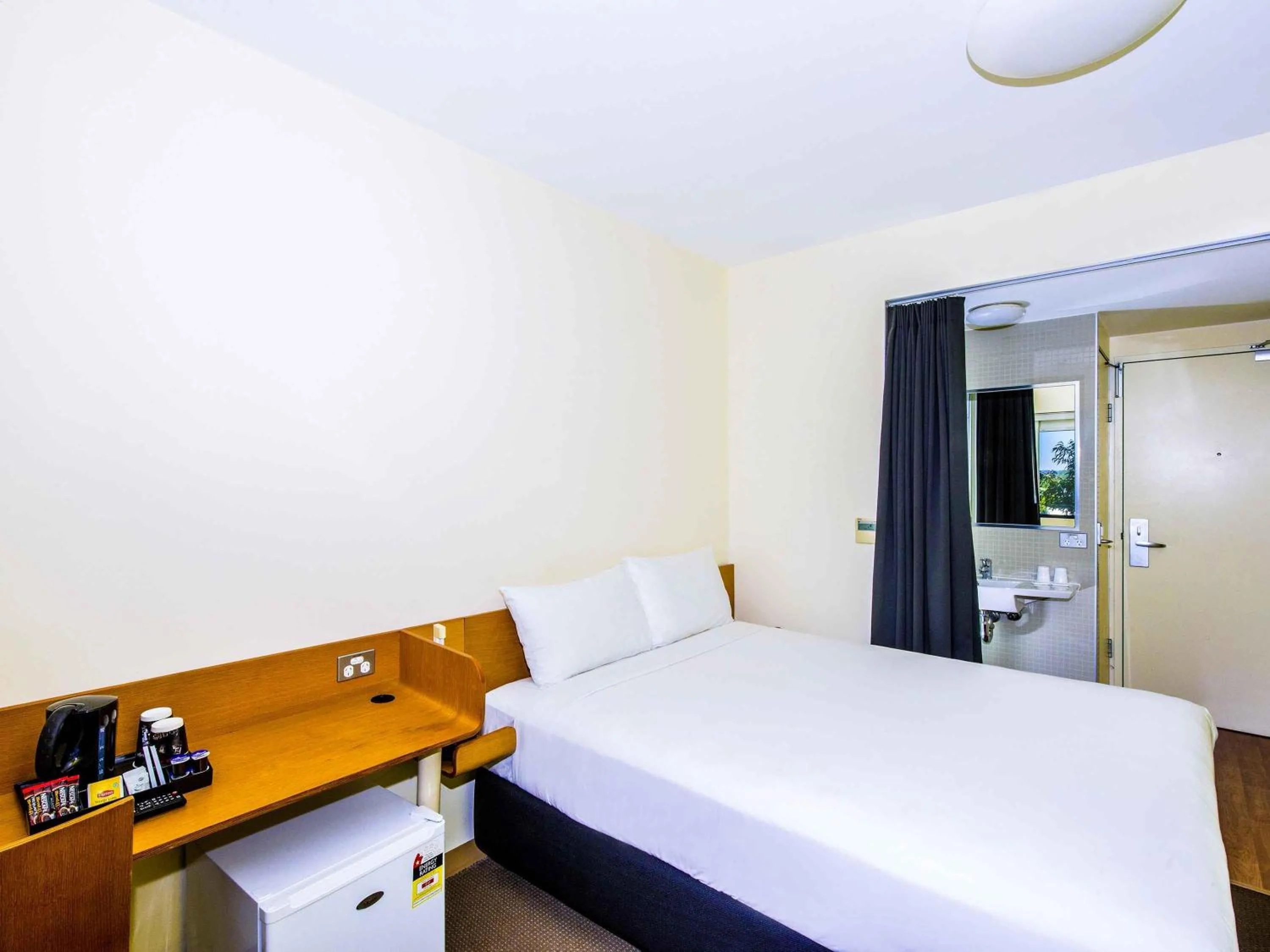Bedroom, Bed in ibis Budget Sydney Olympic Park
