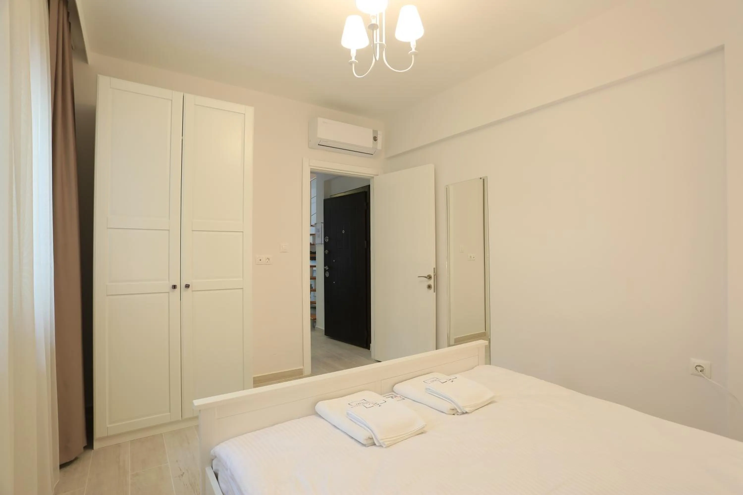 Bathroom, Bed in Alp Suites Lavanta