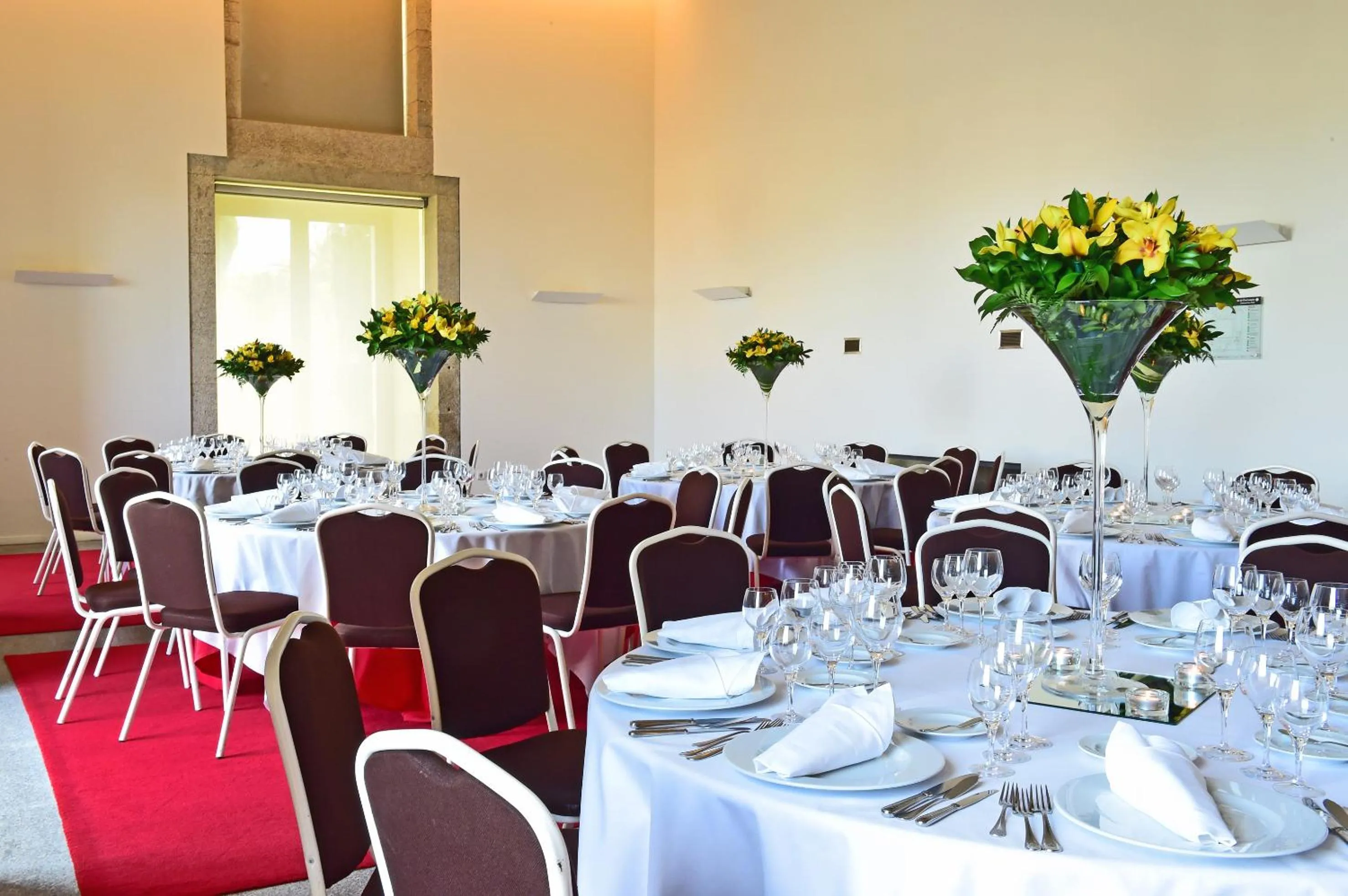 Business facilities in Pousada De Viseu