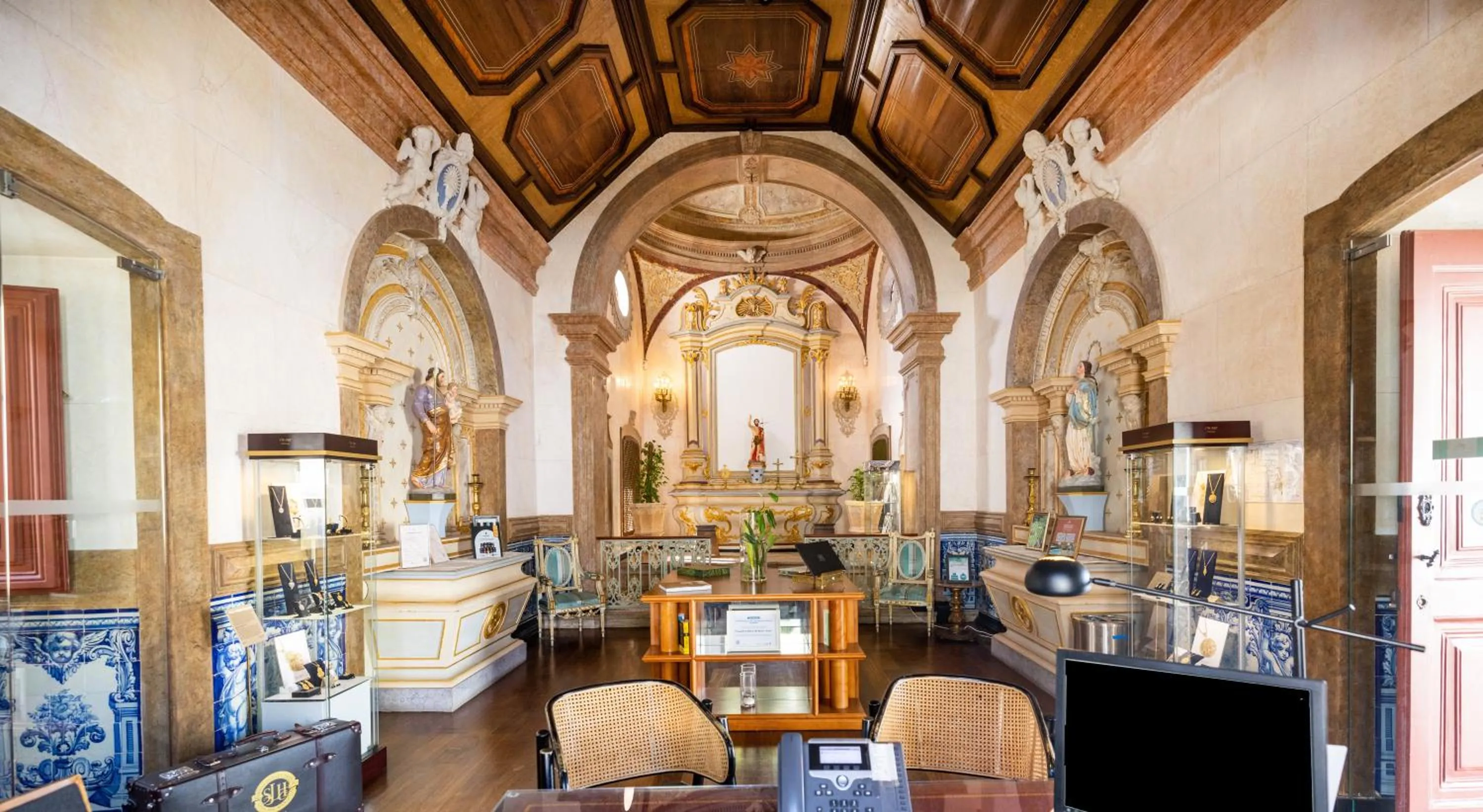Lobby or reception in Pousada Palacio de Estoi – Small Luxury Hotels of the World