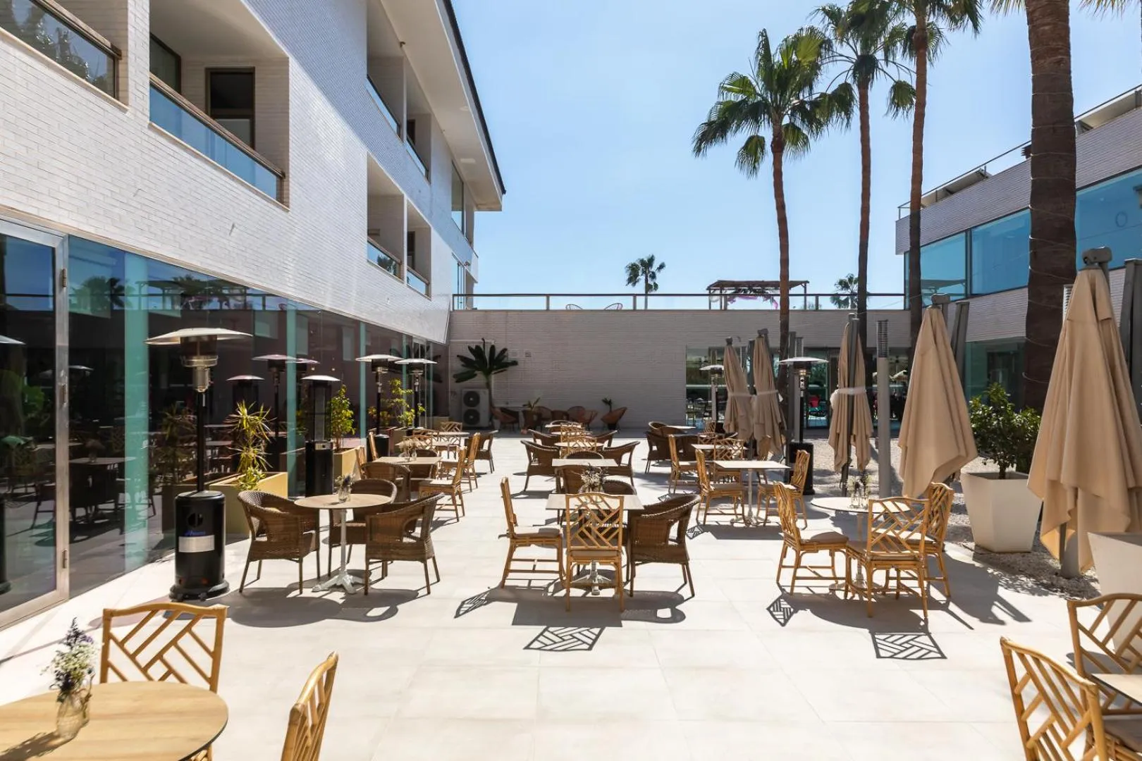 Restaurant/places to eat in Hotel Barú