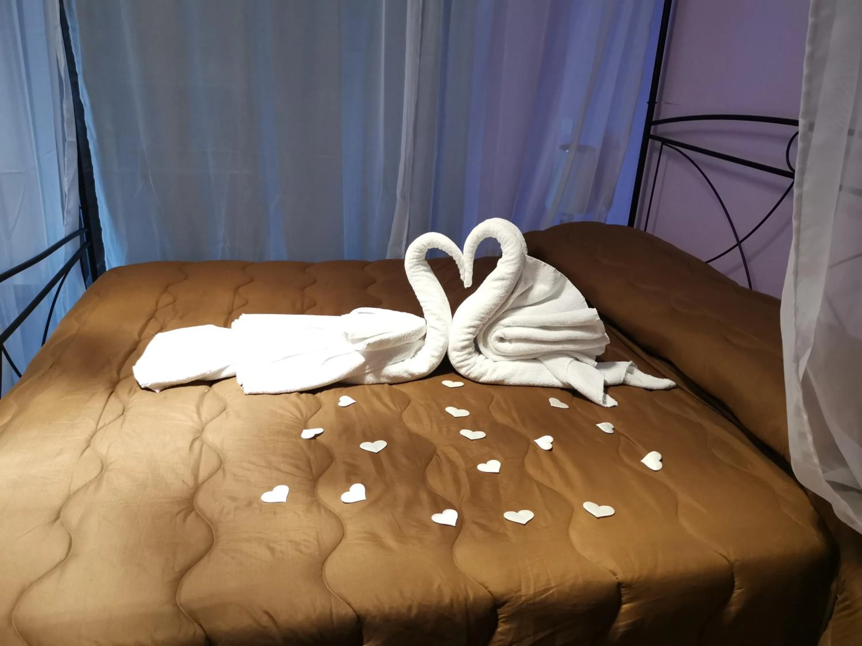 Bathroom, Bed in Hotel Park Grumentum