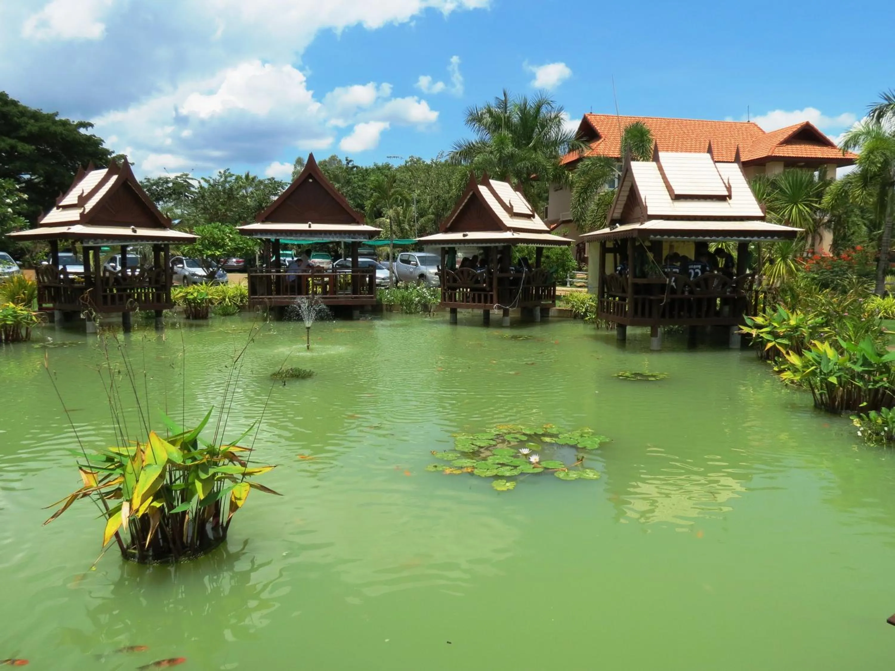 Property building in Pongsin Resort