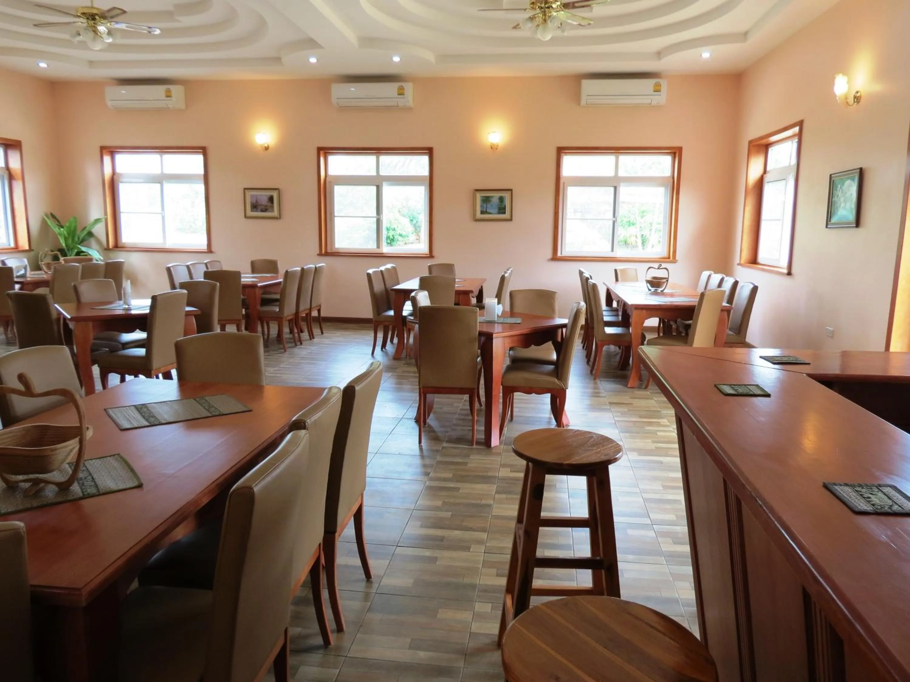 Property building in Pongsin Resort