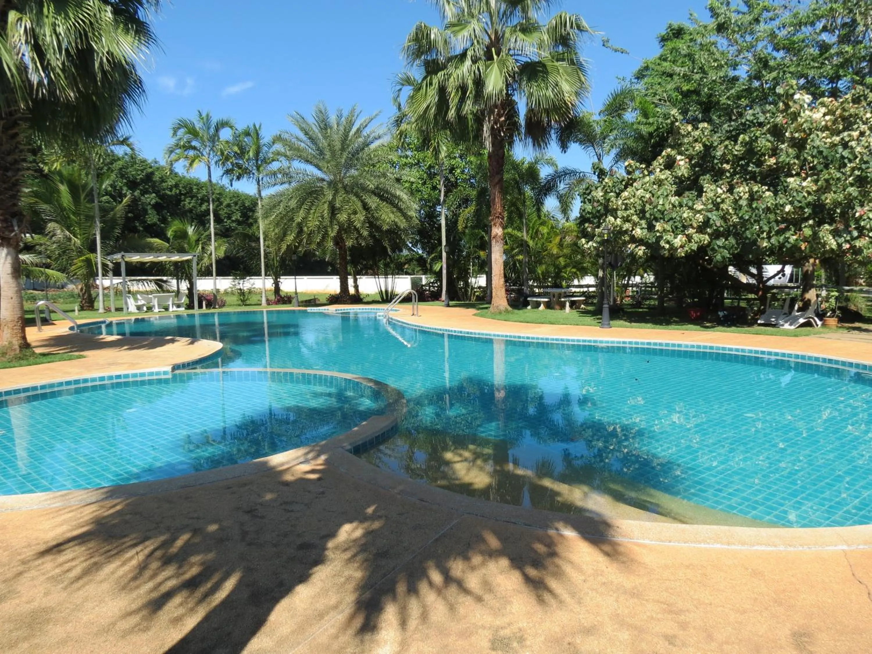 Swimming pool in Pongsin Resort