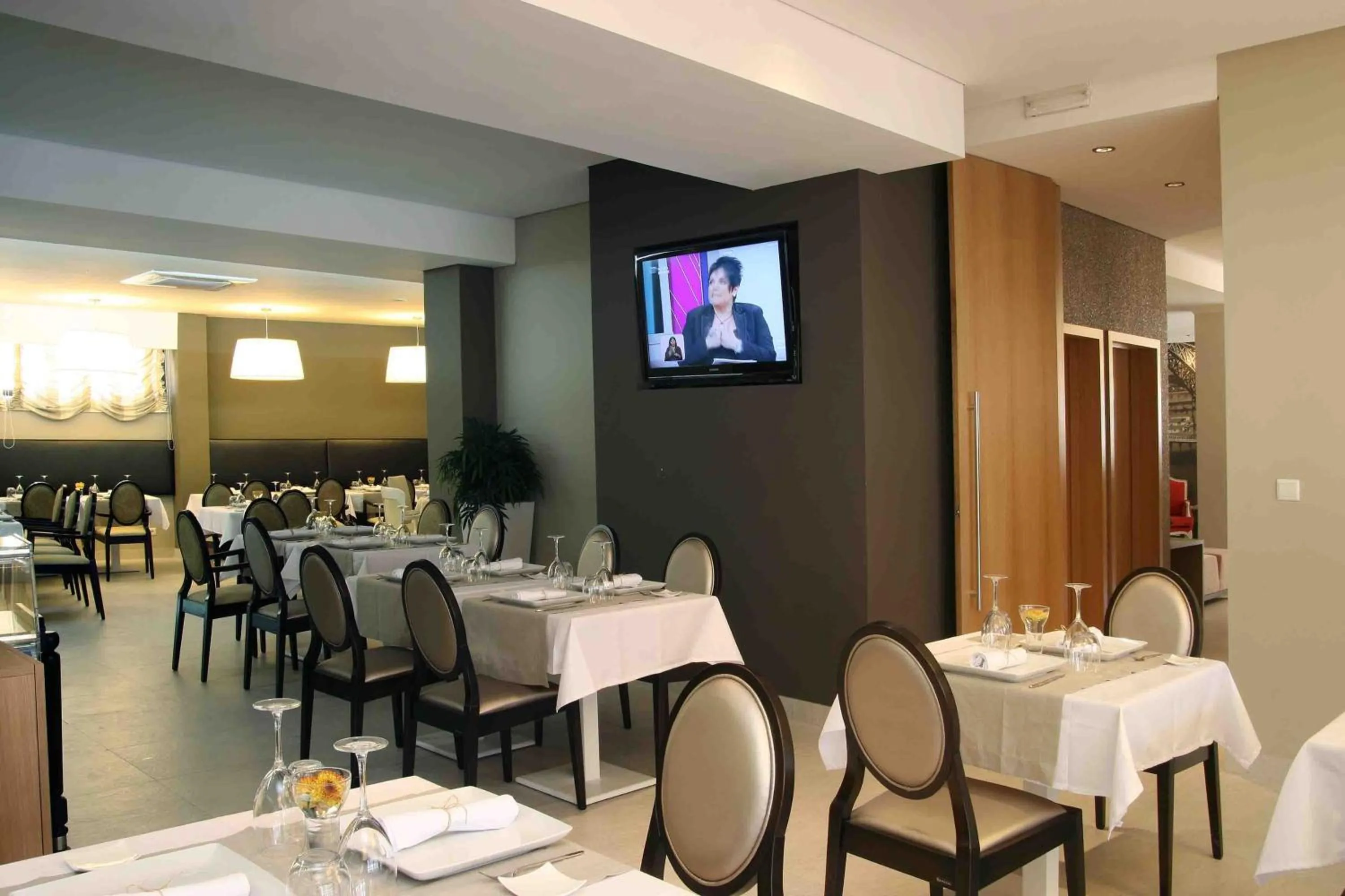 Restaurant/places to eat in Hotel Douro Inn