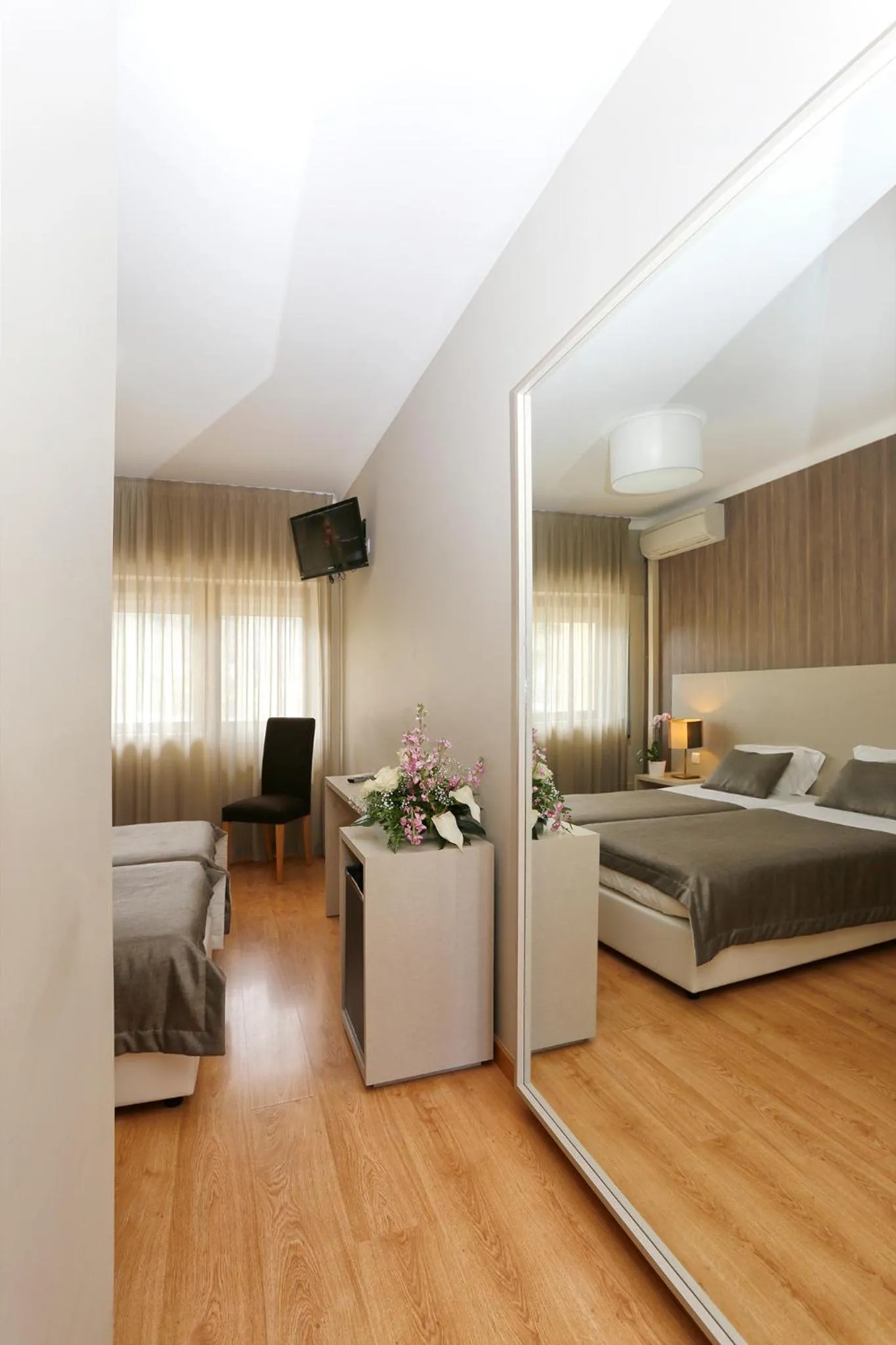 Bedroom, Bed in Hotel Douro Inn