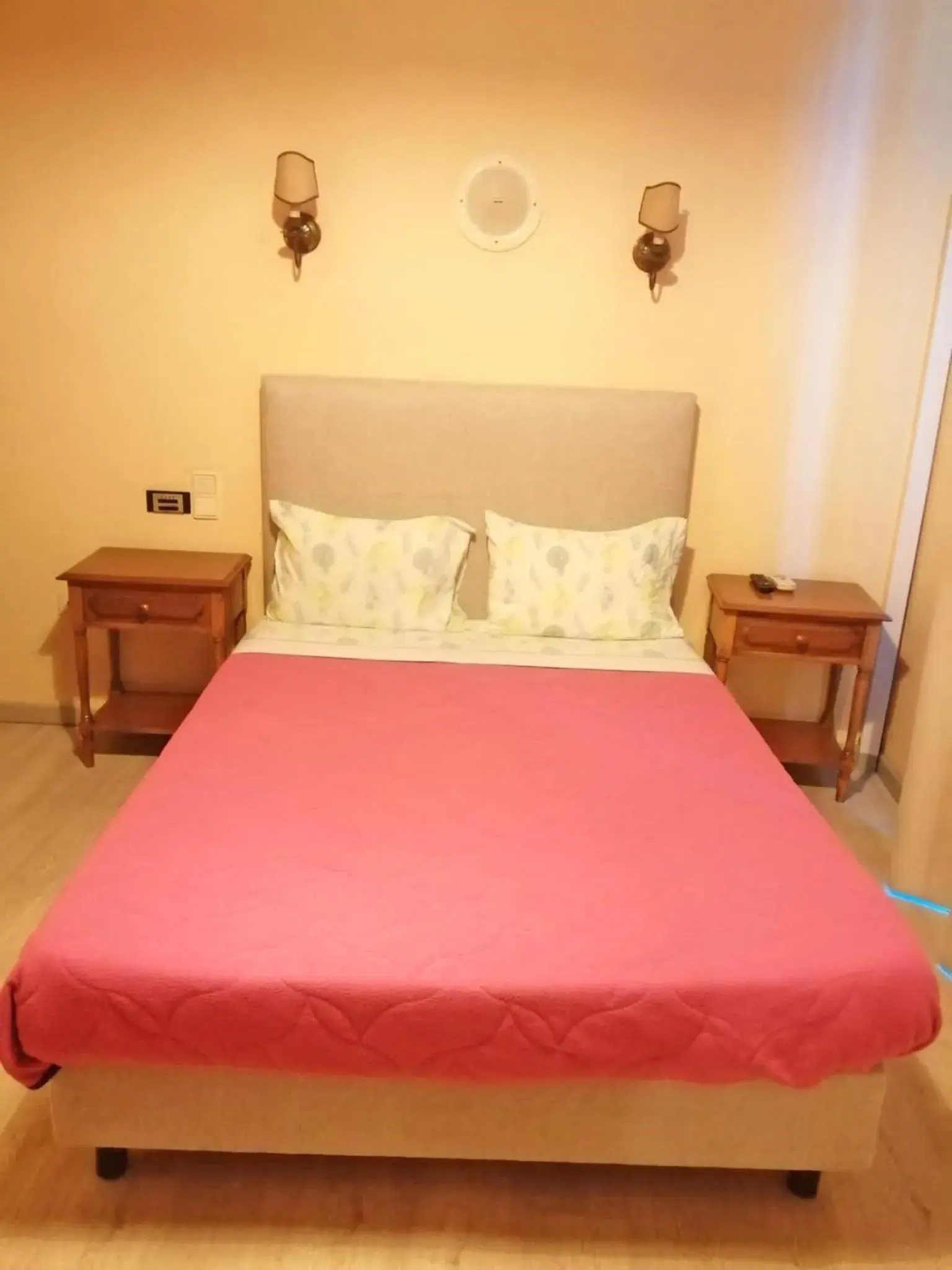 Double Room in Residencia Vale Formoso Double Room in Residencia Vale Formoso
