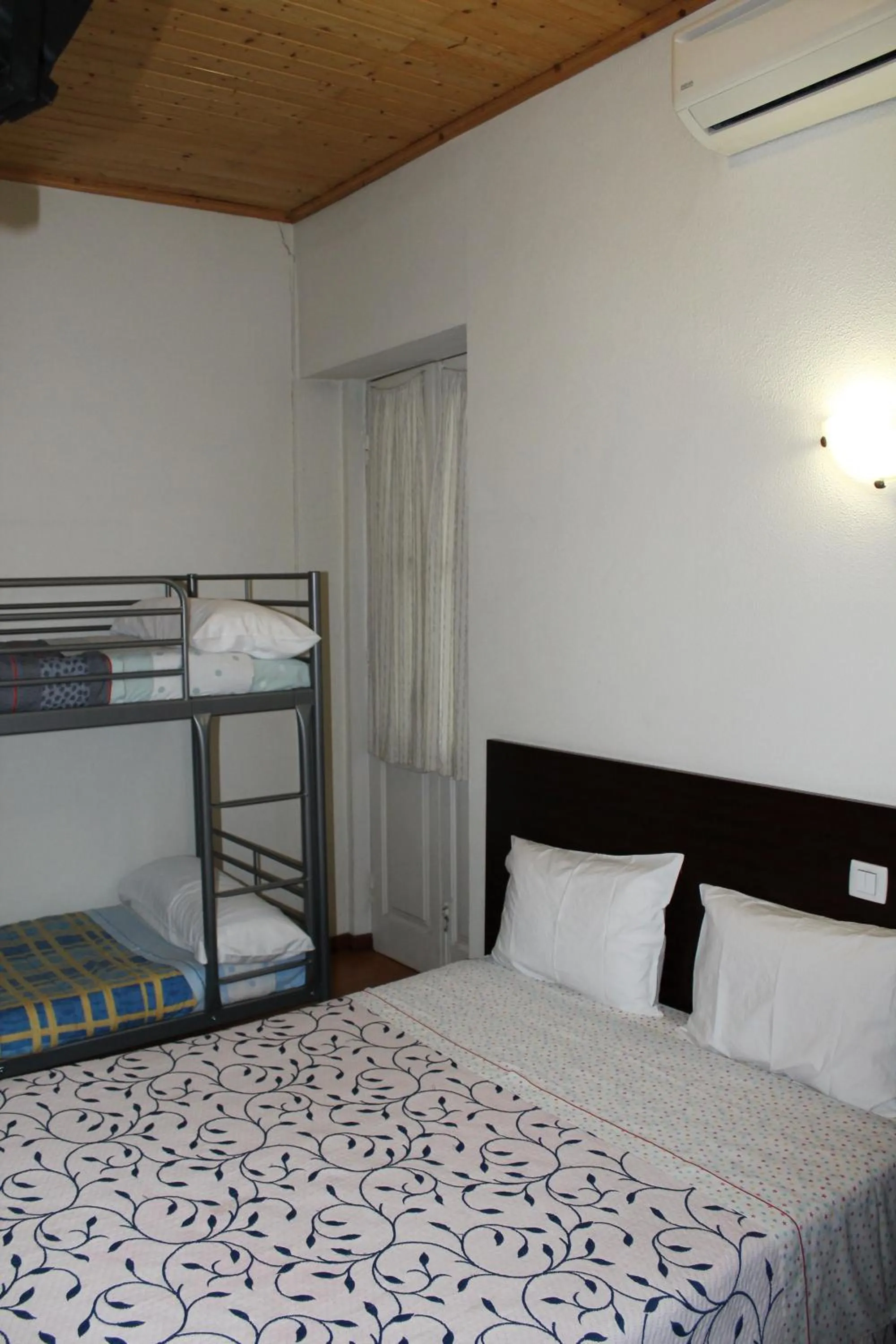 Bedroom, Bed in Residencia Vale Formoso