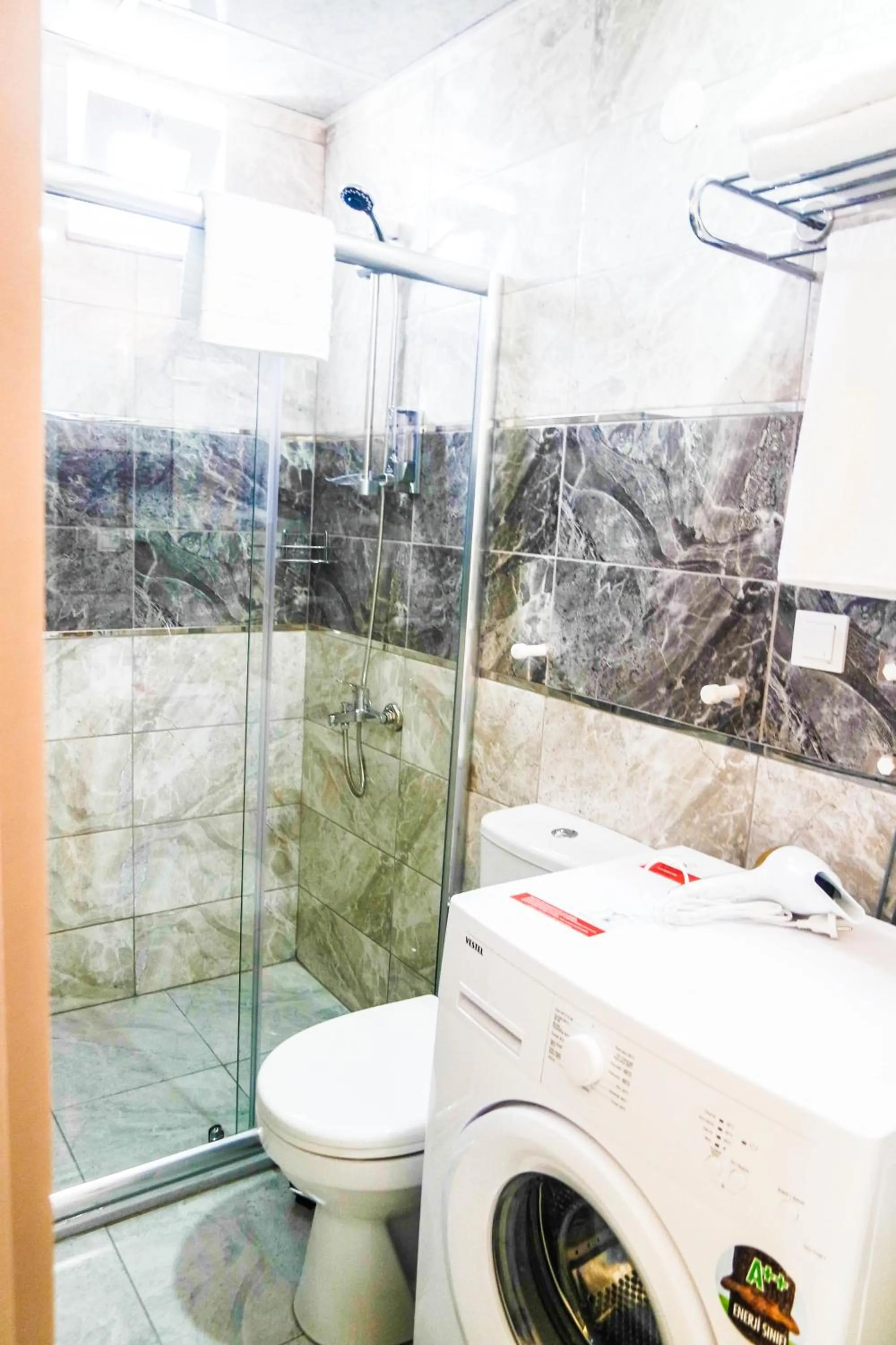 Bathroom in Ale Apartments Hotel