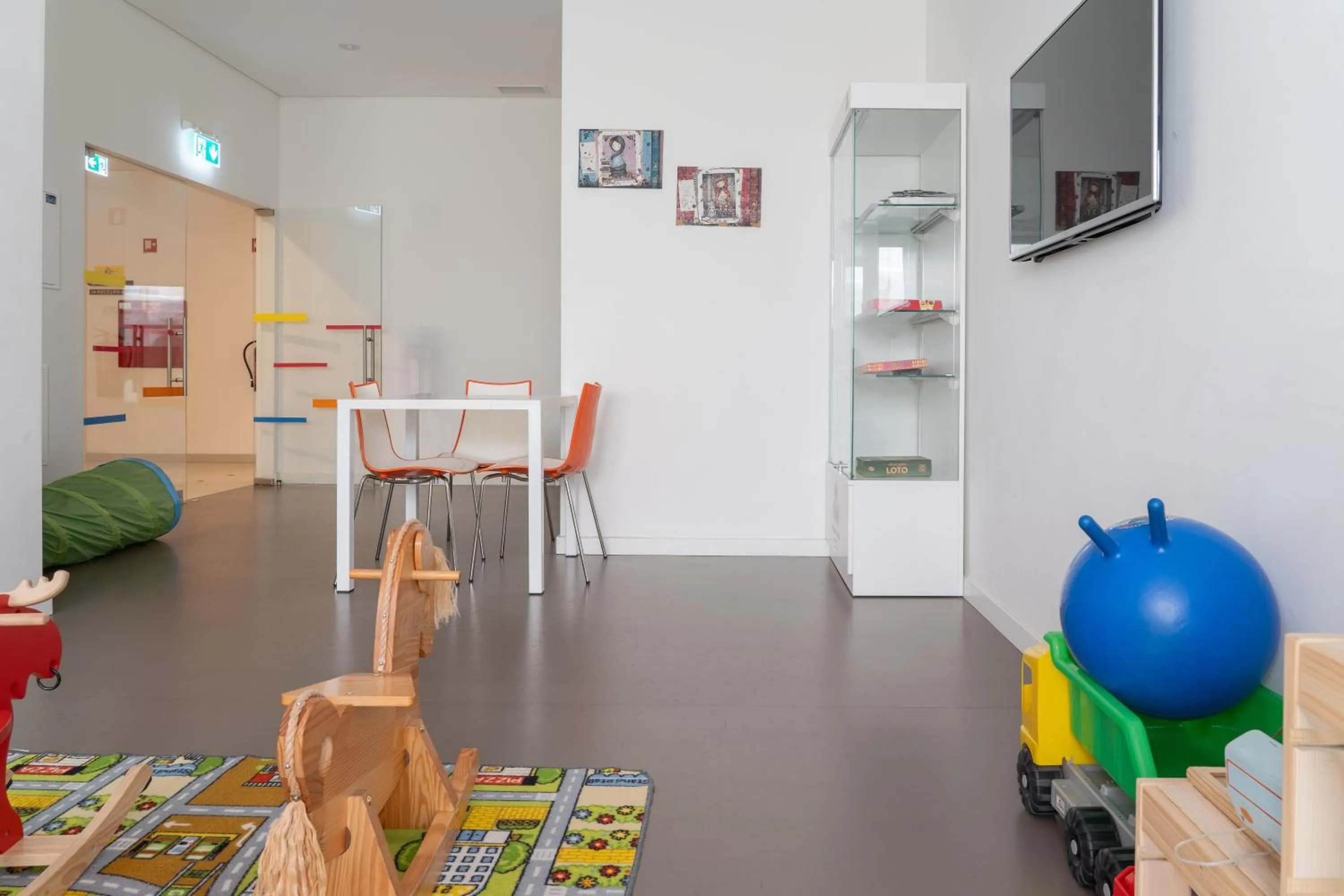 children in Pena Park Hotel