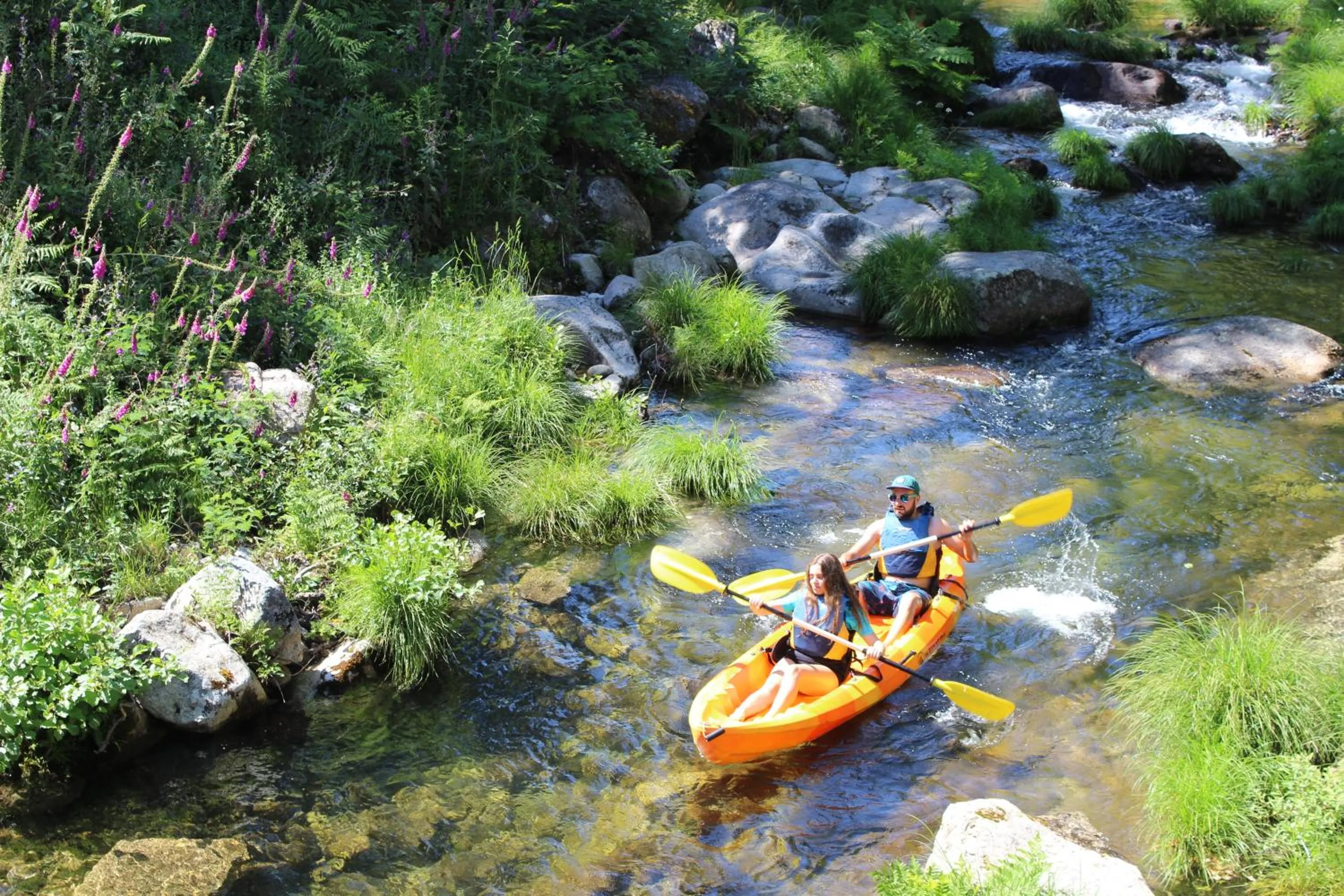 Canoeing in Pena Park Hotel