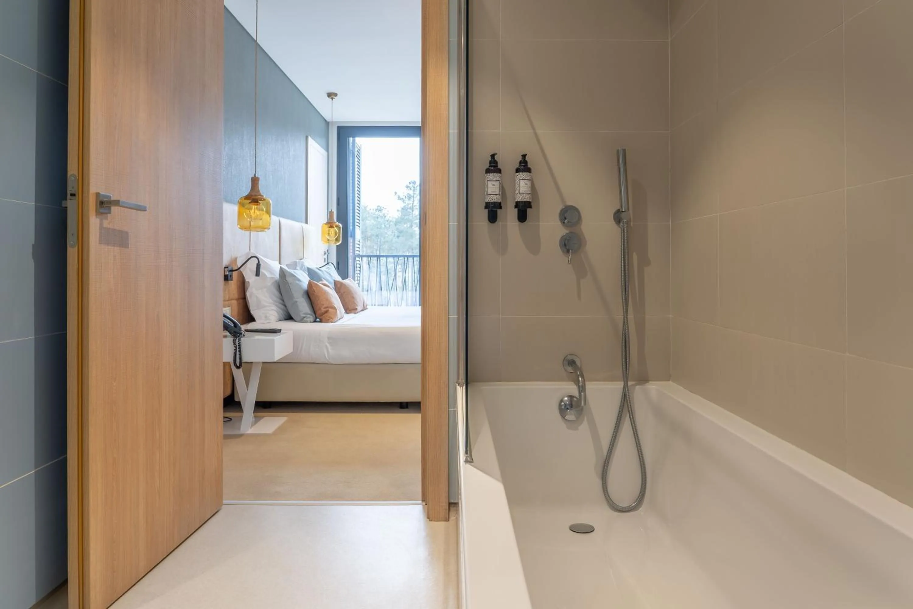 Toilet, Bed in Pena Park Hotel