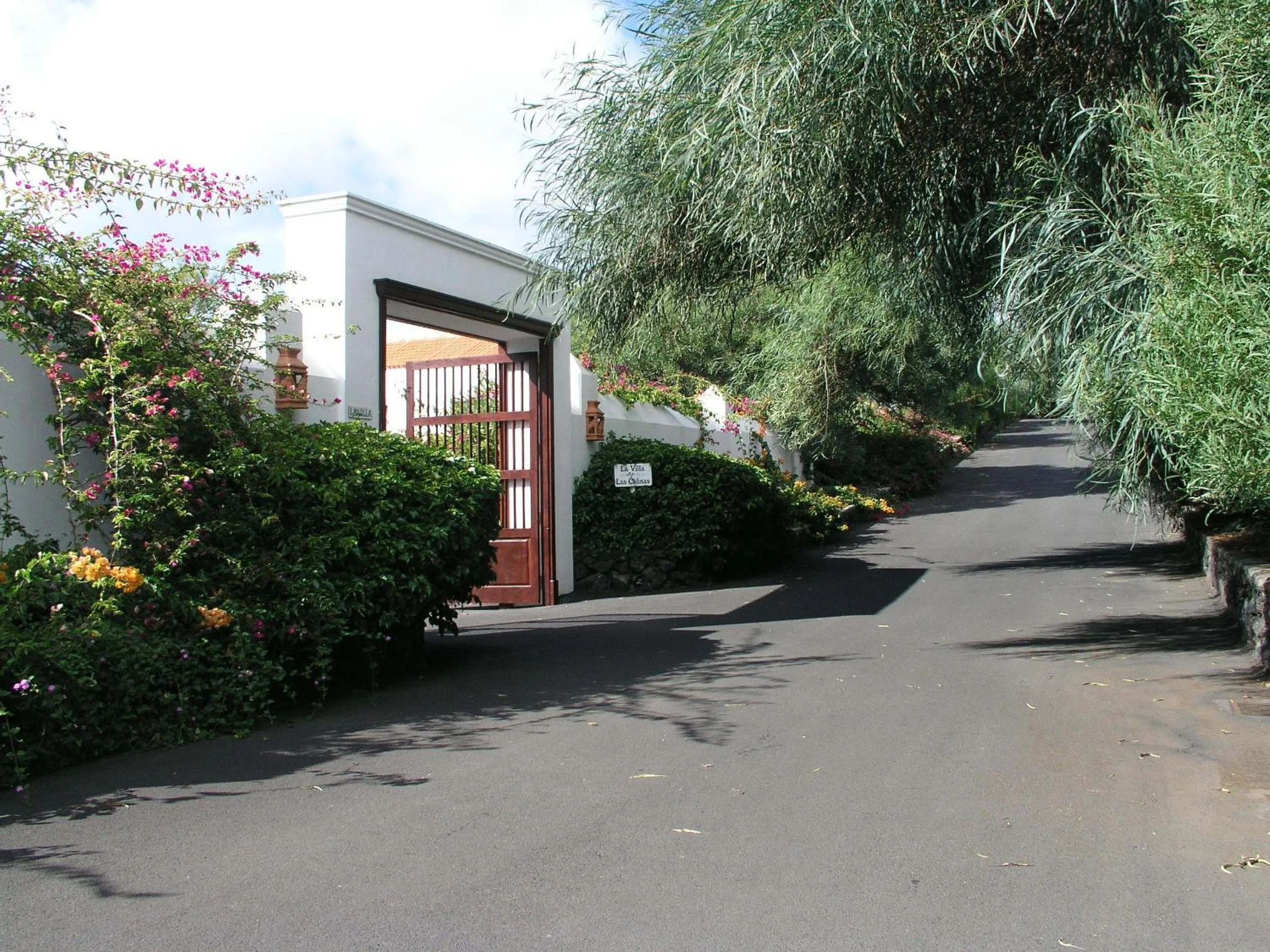 Facade/entrance in La Villa