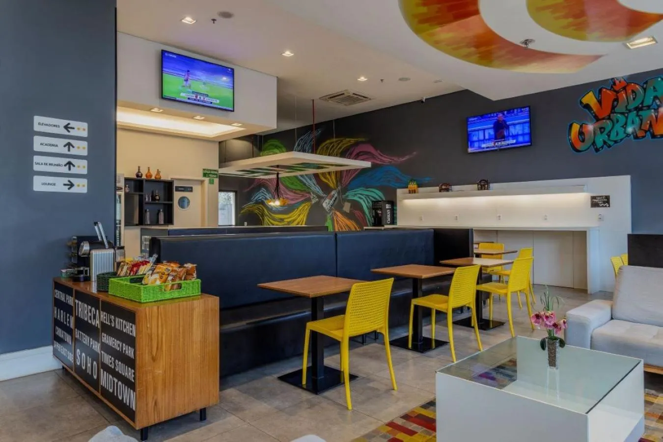 Restaurant/places to eat in Nacional Inn Palmas