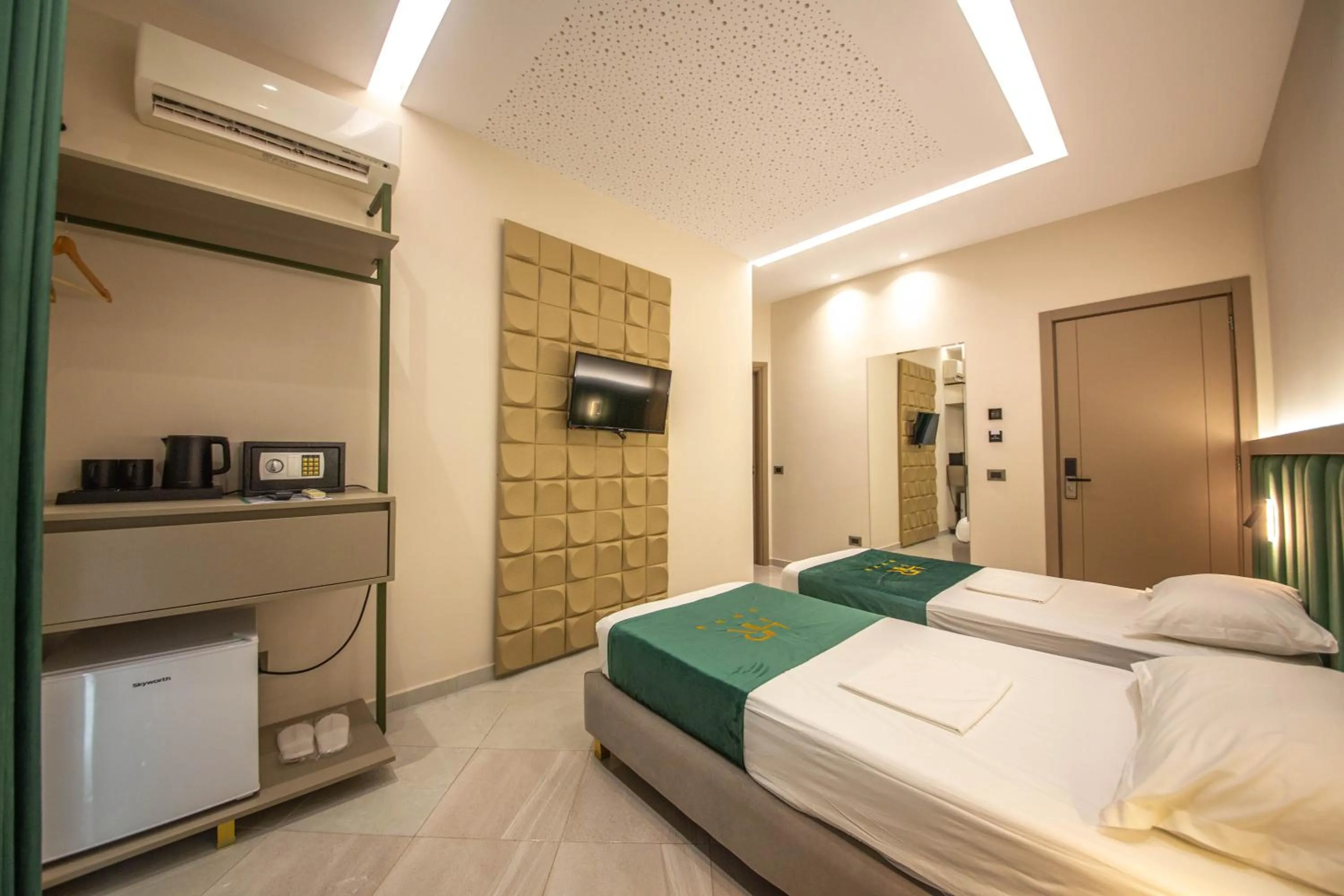 Bedroom in Hotel Royal