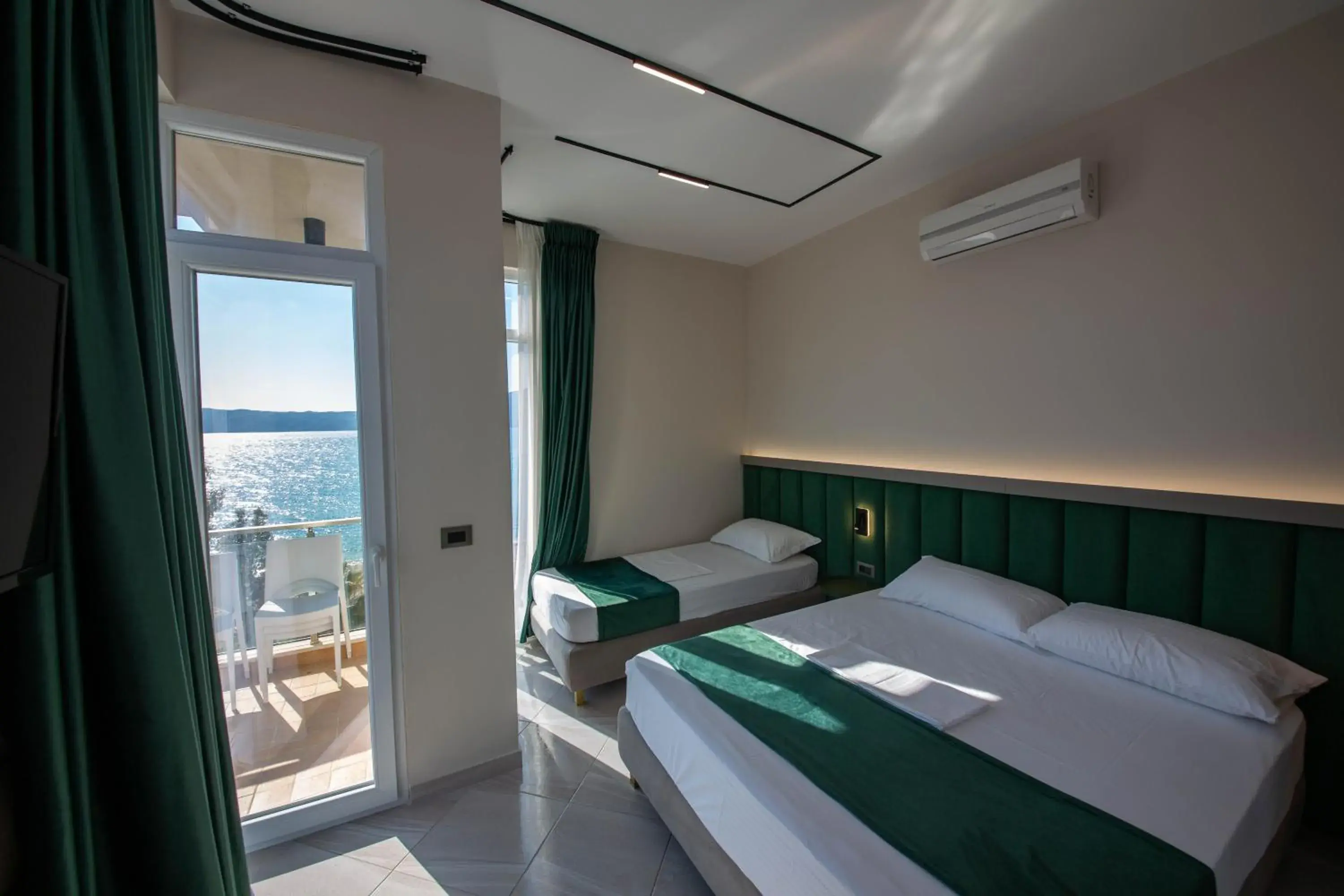 Triple Room with Balcony and Sea View in Hotel Royal Triple Room with Balcony and Sea View in Hotel Royal