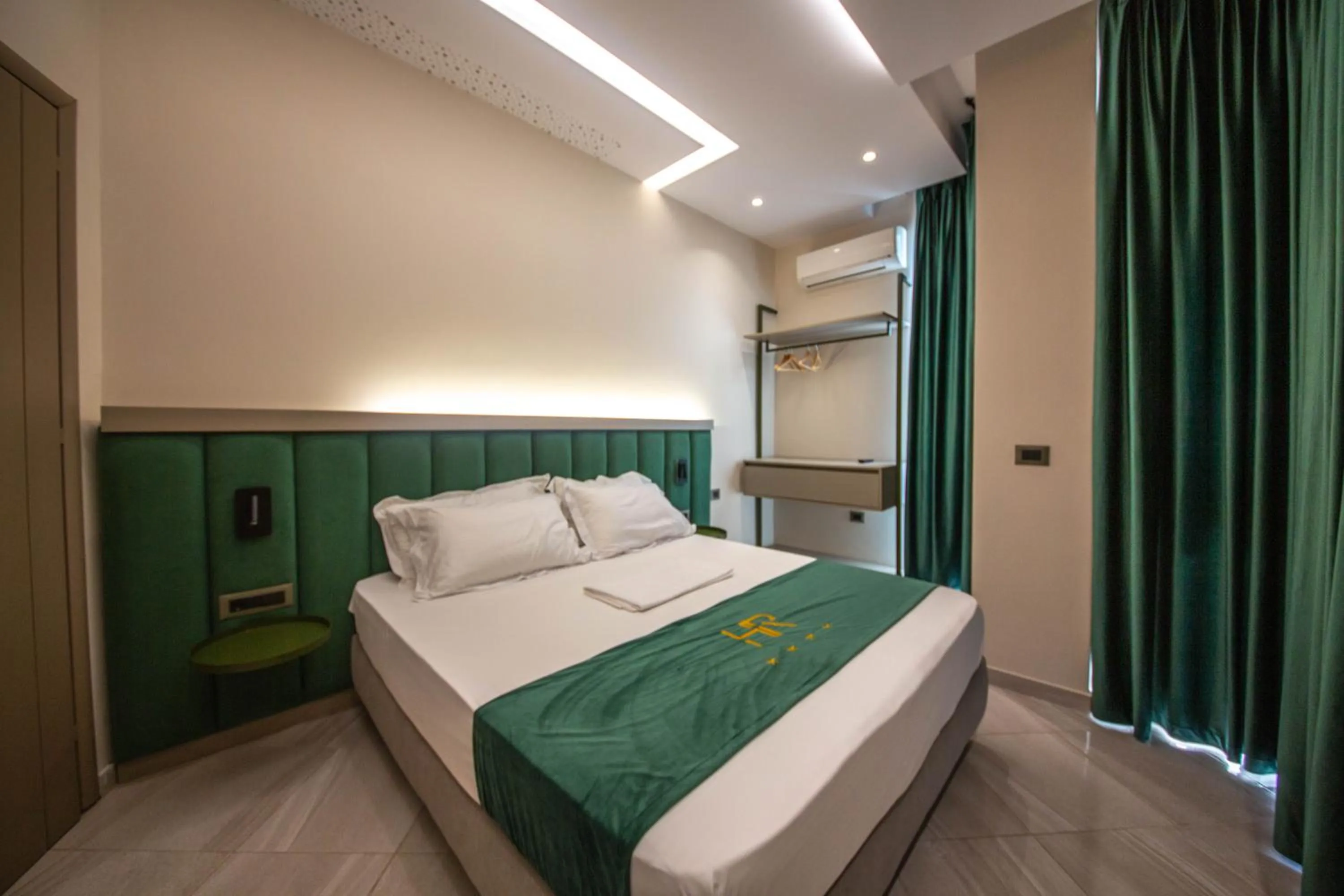 Bedroom in Hotel Royal