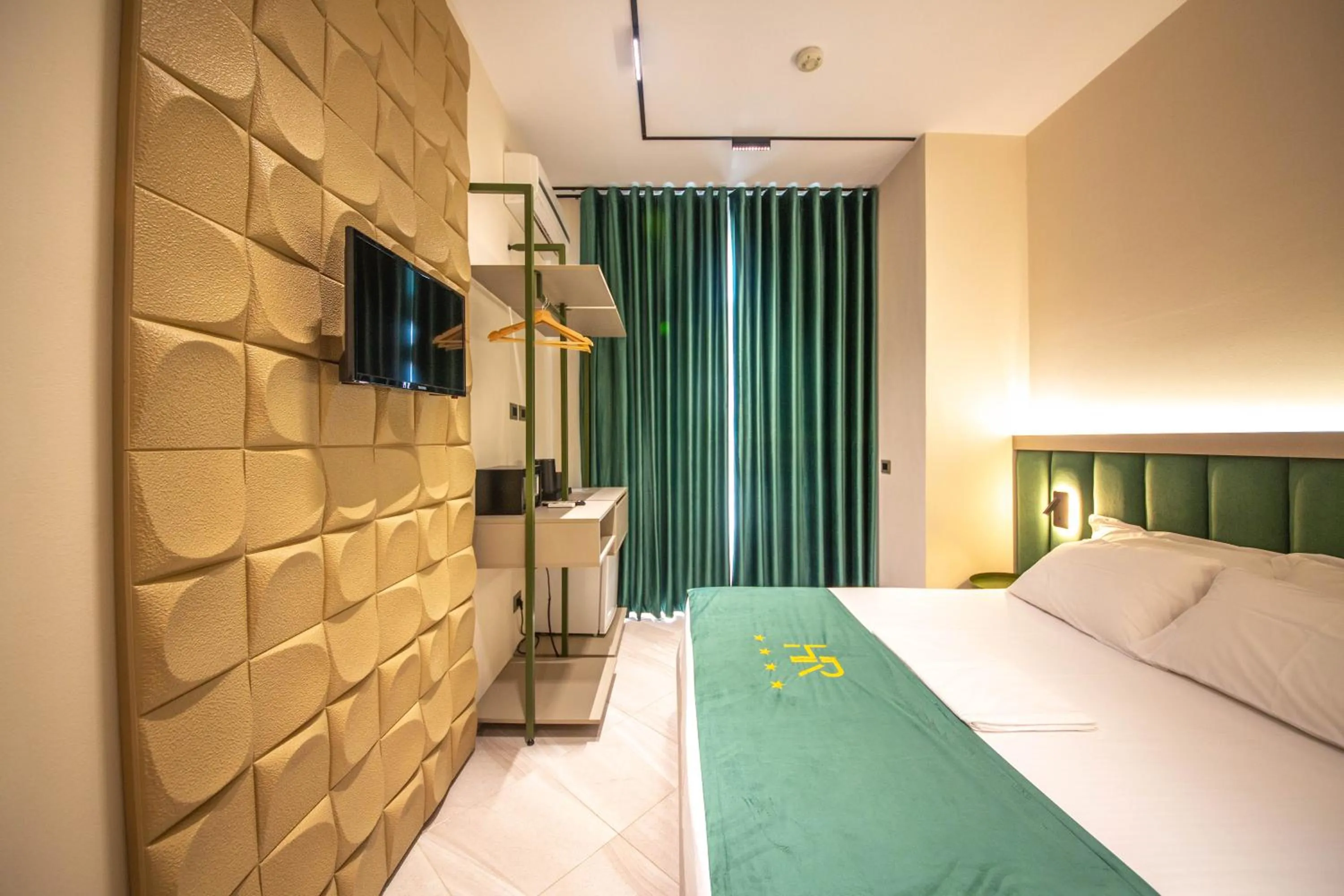 Bedroom in Hotel Royal