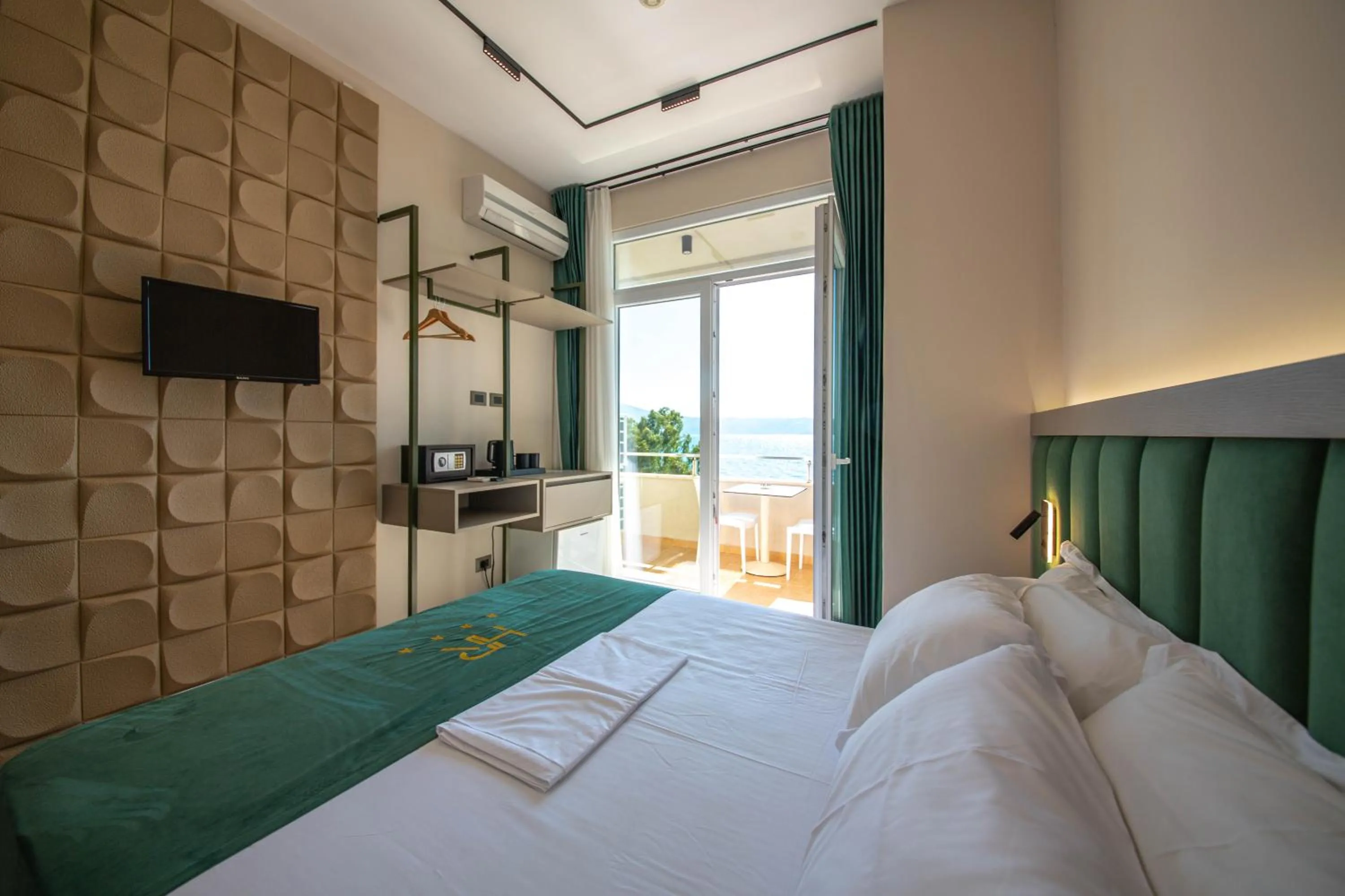 Bedroom in Hotel Royal