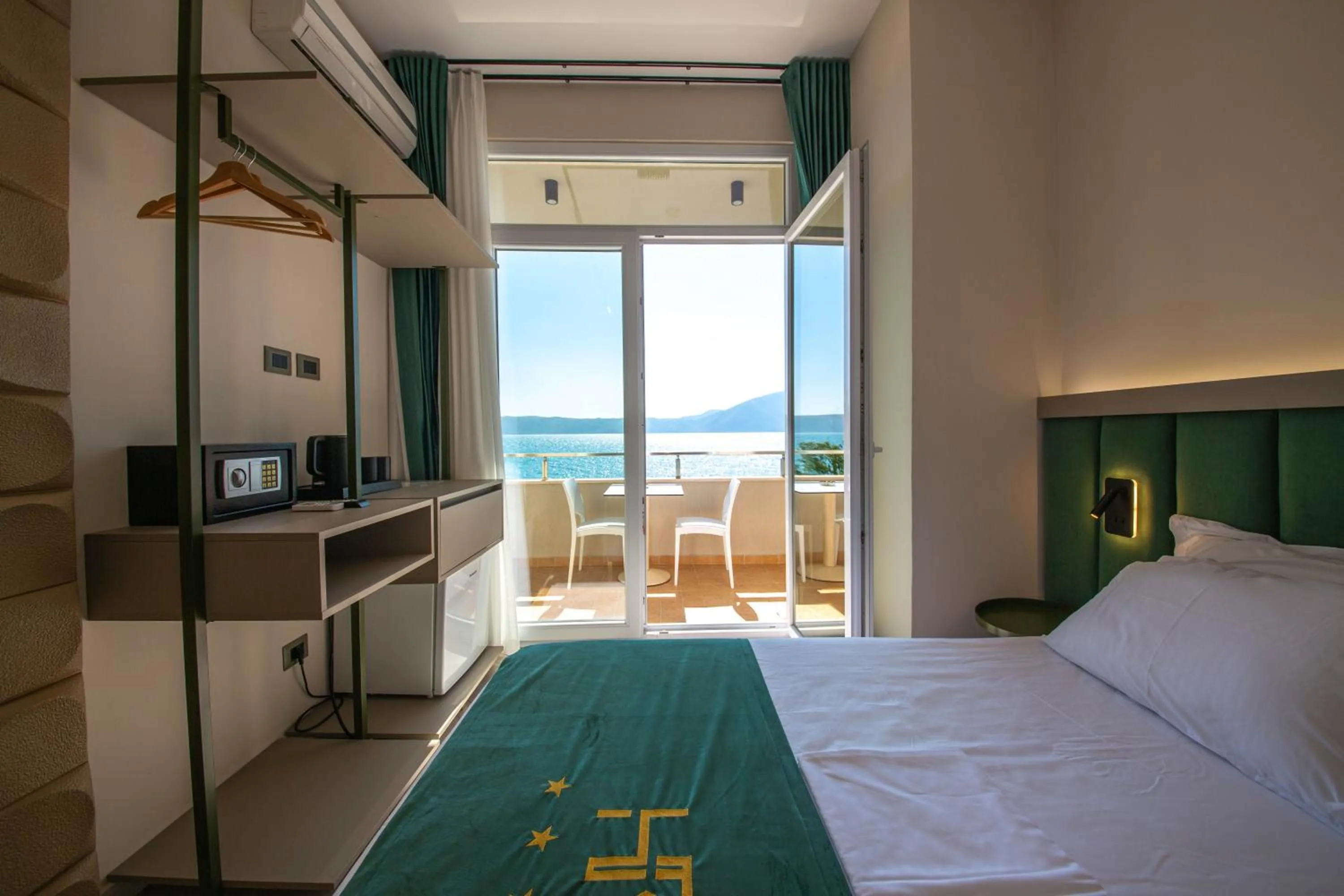 Bedroom in Hotel Royal