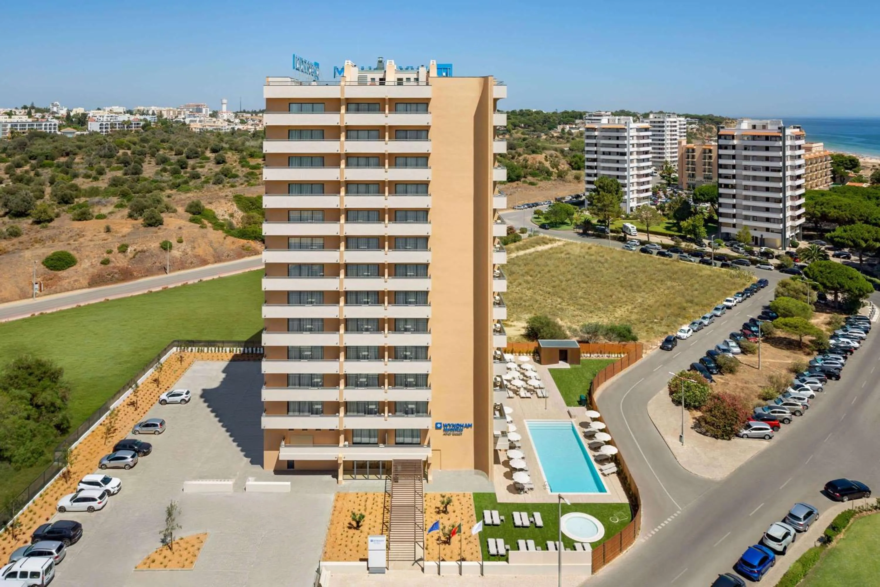 Property building in Wyndham Residences Alvor Beach