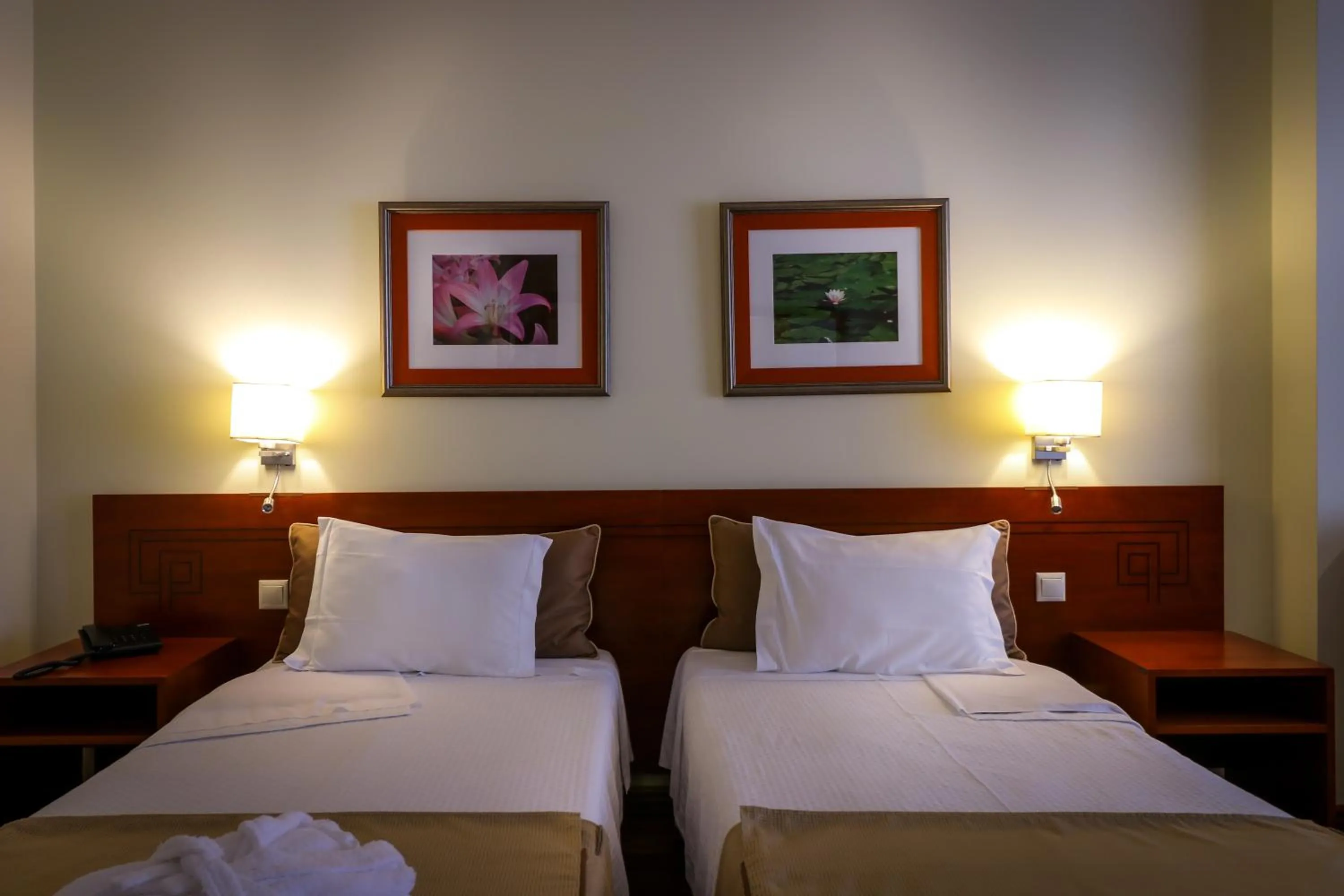 Bedroom, Bed in Hotel Camoes