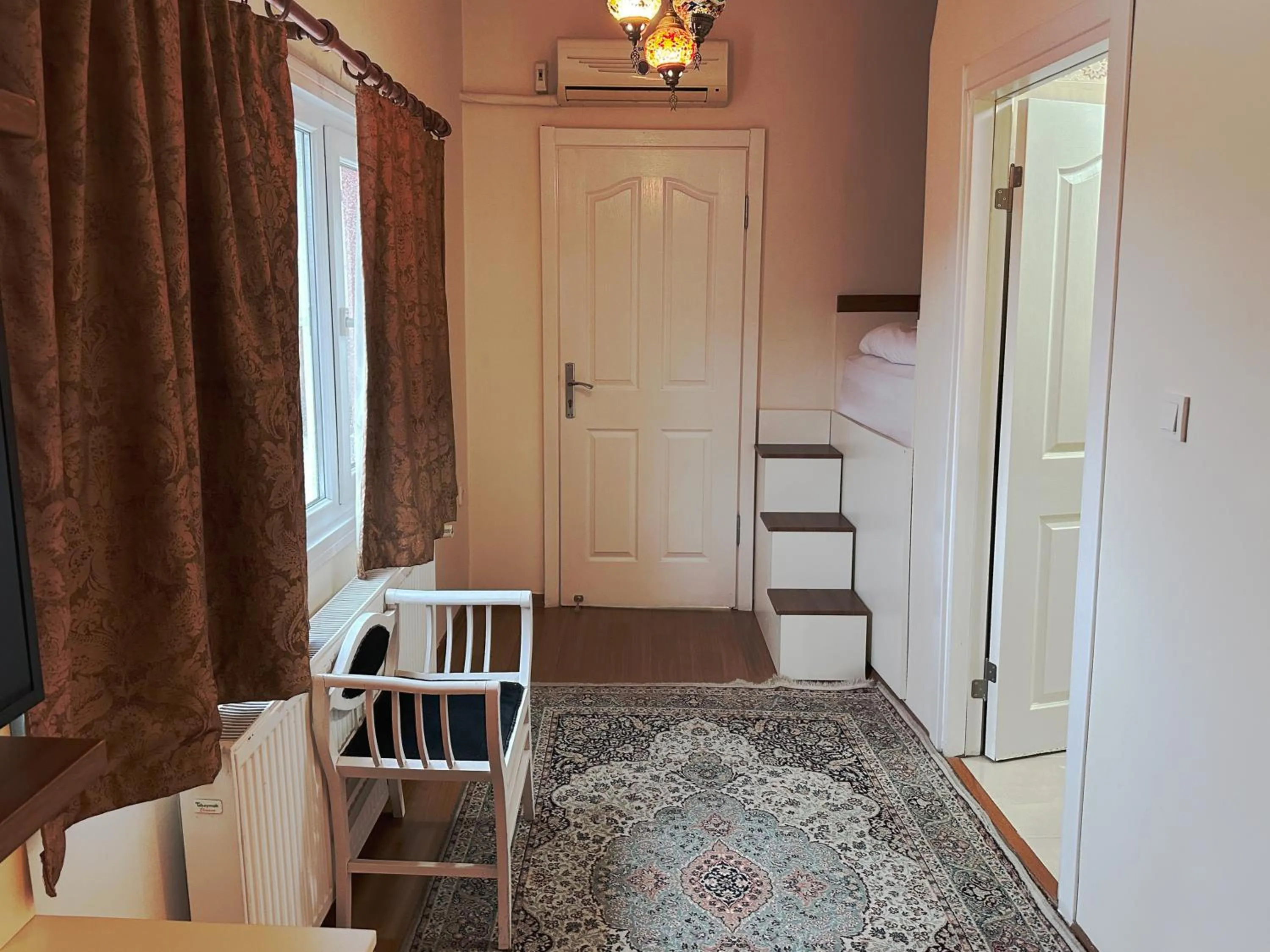 Photo of the whole room in Modern Sultan Hotel