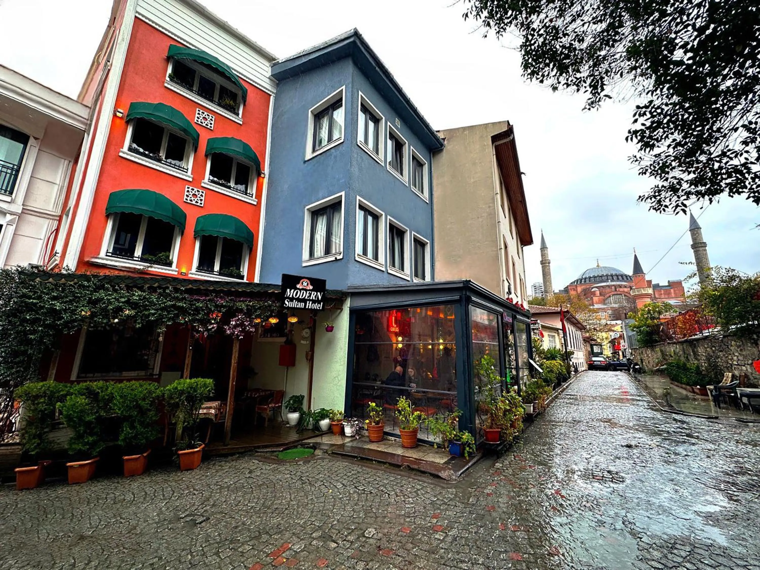 Property building in Modern Sultan Hotel